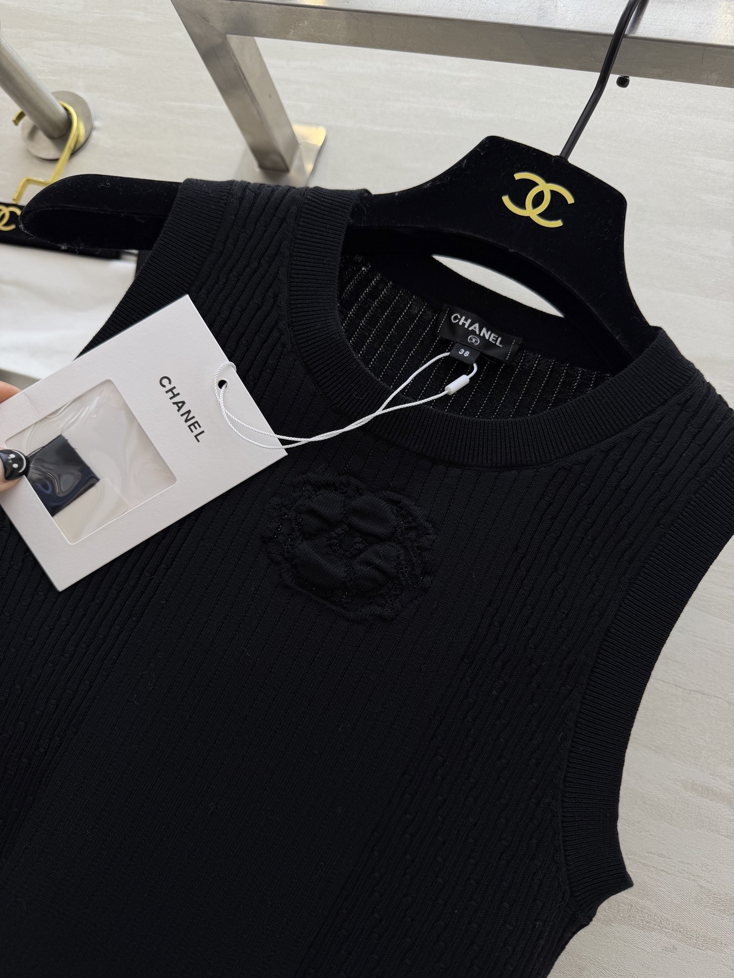 #Chane♡²⁶C 立体山茶花刺绣背心 原版开发 高品质定制 现货首发size：36/38/40（）