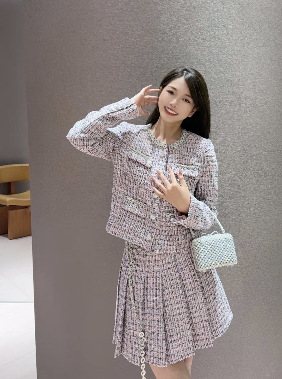 NO:716151,,,19860909,,,Women's clothing