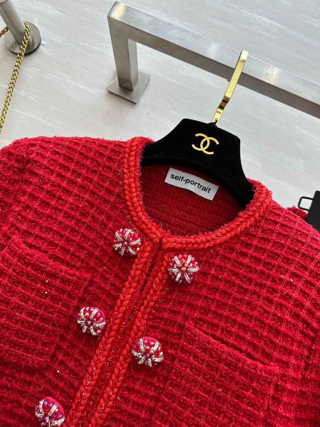 sel-fportrai♡ 重工贵气感针织套装 小香风针织 经典水钻扣点缀 高腰线设计拉长身材线条比例 