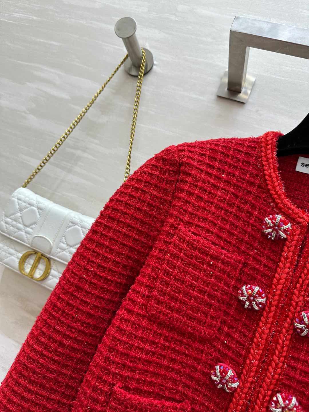 sel-fportrai♡ 重工贵气感针织套装 小香风针织 经典水钻扣点缀 高腰线设计拉长身材线条比例 