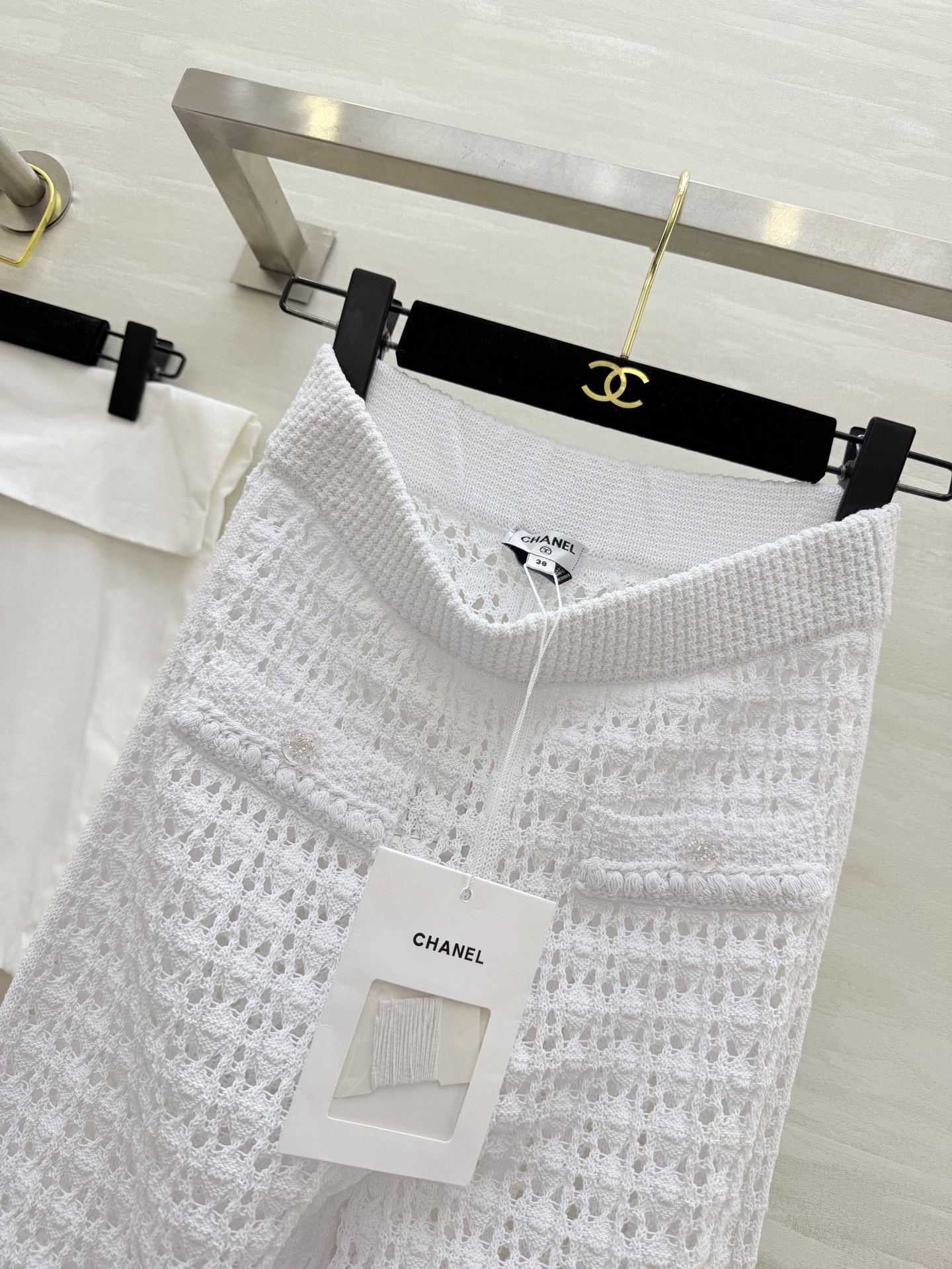 #Chane♡²⁶ C早春度假系列镂空针织裤 白色镂空针织面料 透气又舒适 春夏穿超合适！高腰直筒设计 