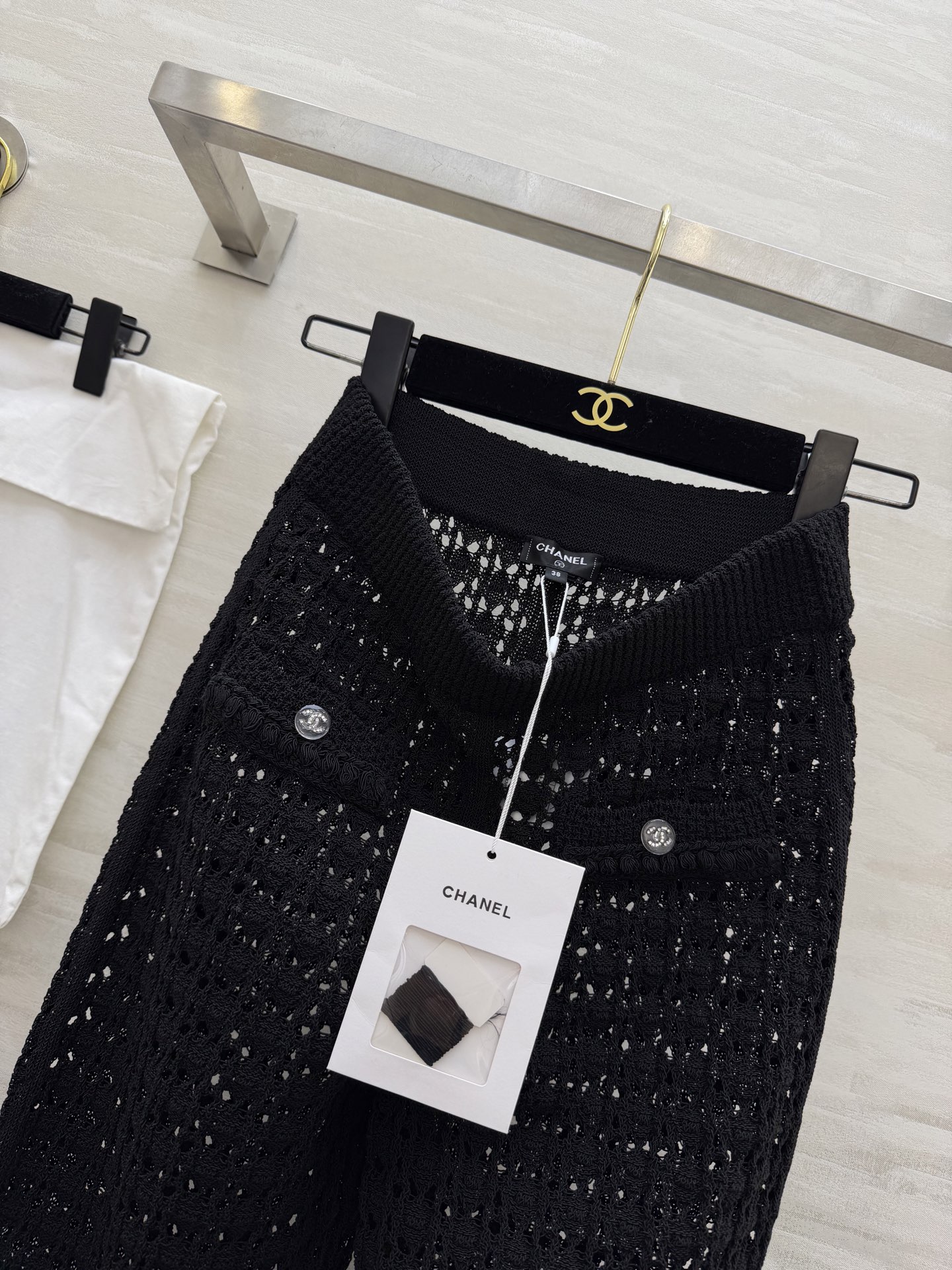 #Chane♡²⁶ C早春度假系列镂空针织裤 镂空针织面料 透气又舒适 春夏穿超合适！高腰直筒设计 修饰