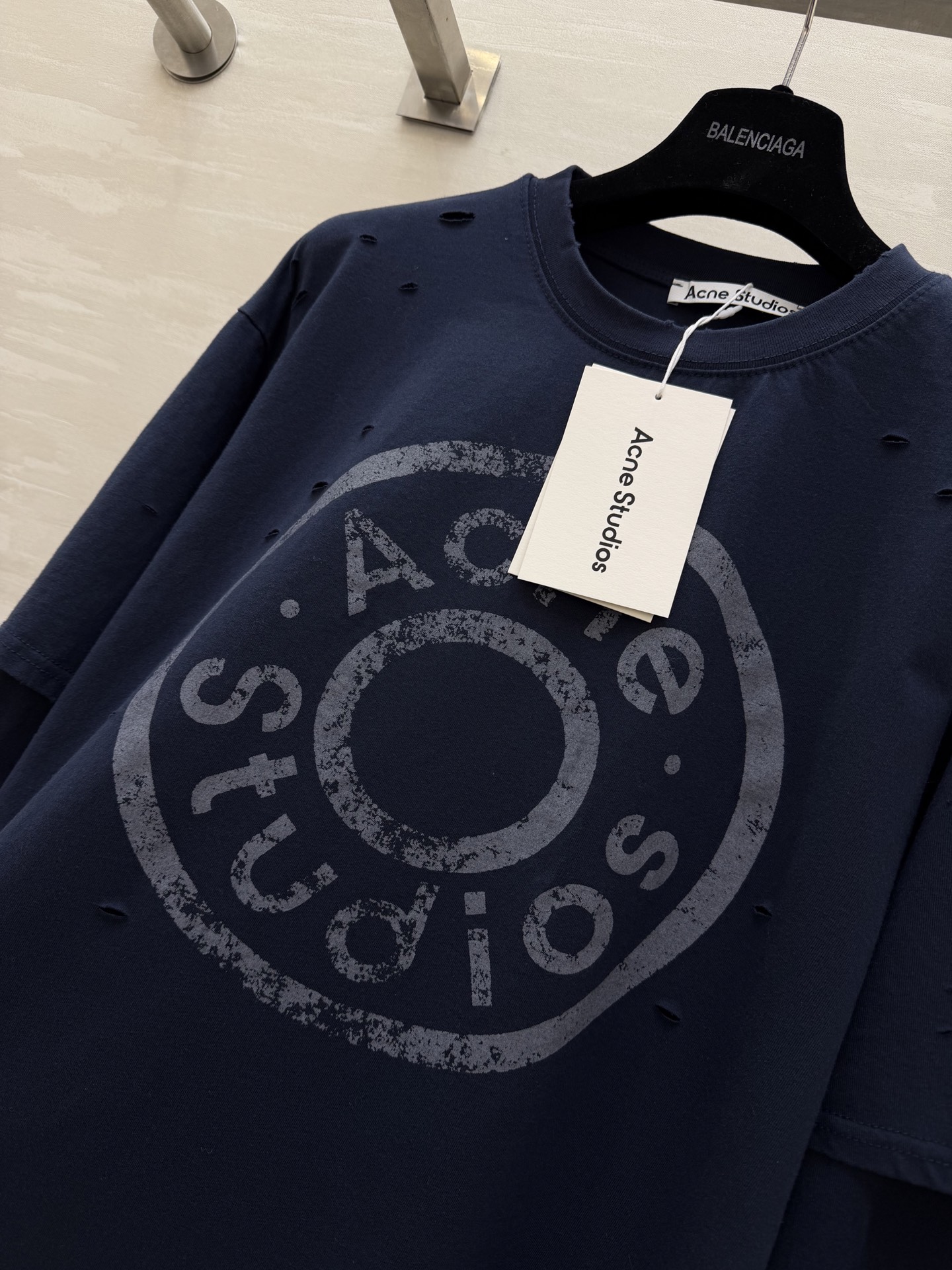 𝐀𝐜𝐧𝐞徽章假两件长袖 太太太帅了！！勇敢的人先享受 谁懂！含金量十足🫐一眼就爱上的蓝色高品质定制 现货