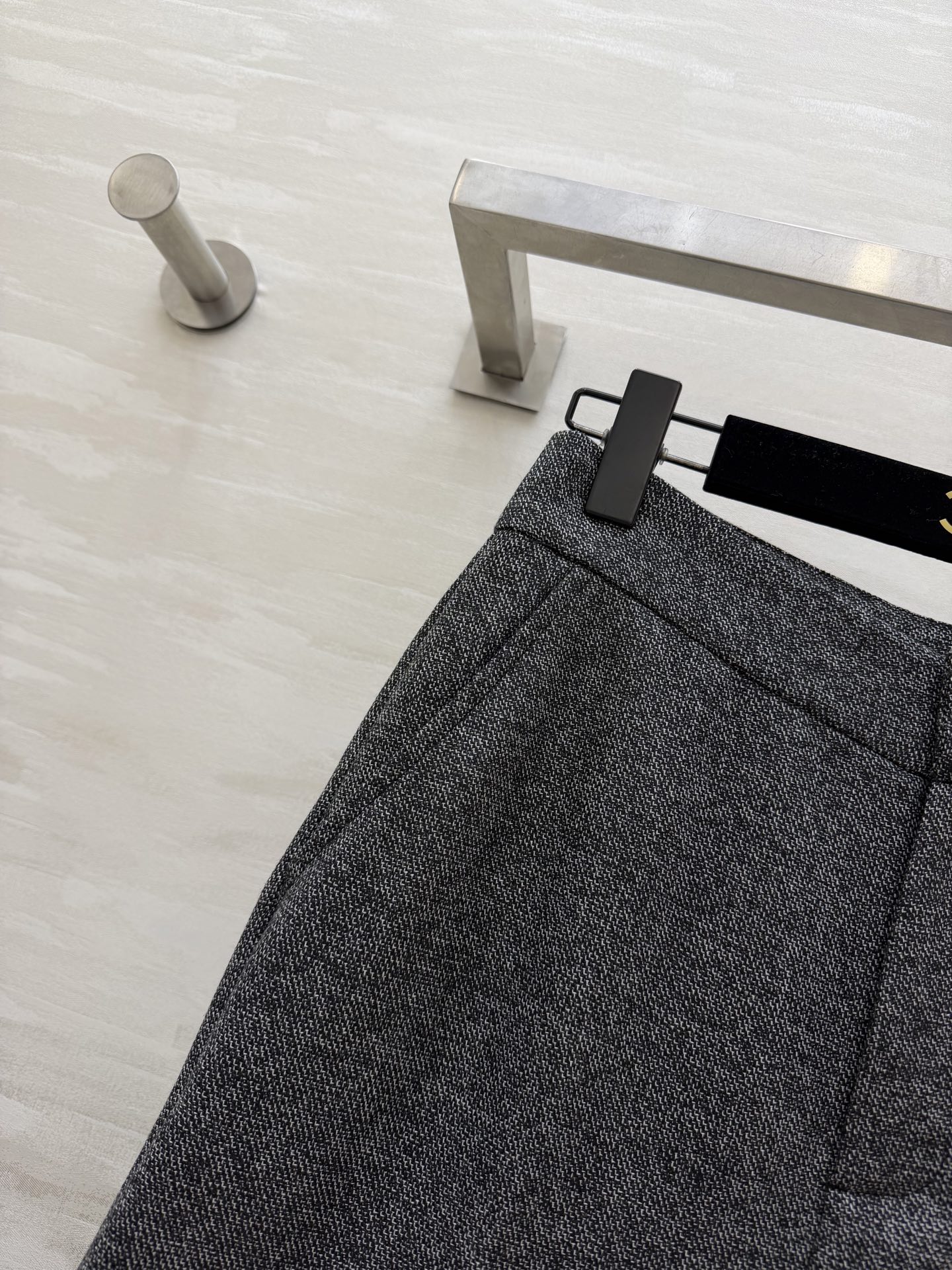 #Gucc♡²⁶新款 灰色微喇西裤 羊毛混纺面料 日常穿搭超百搭！微喇版型时髦感up💃 灰色低调优雅 内