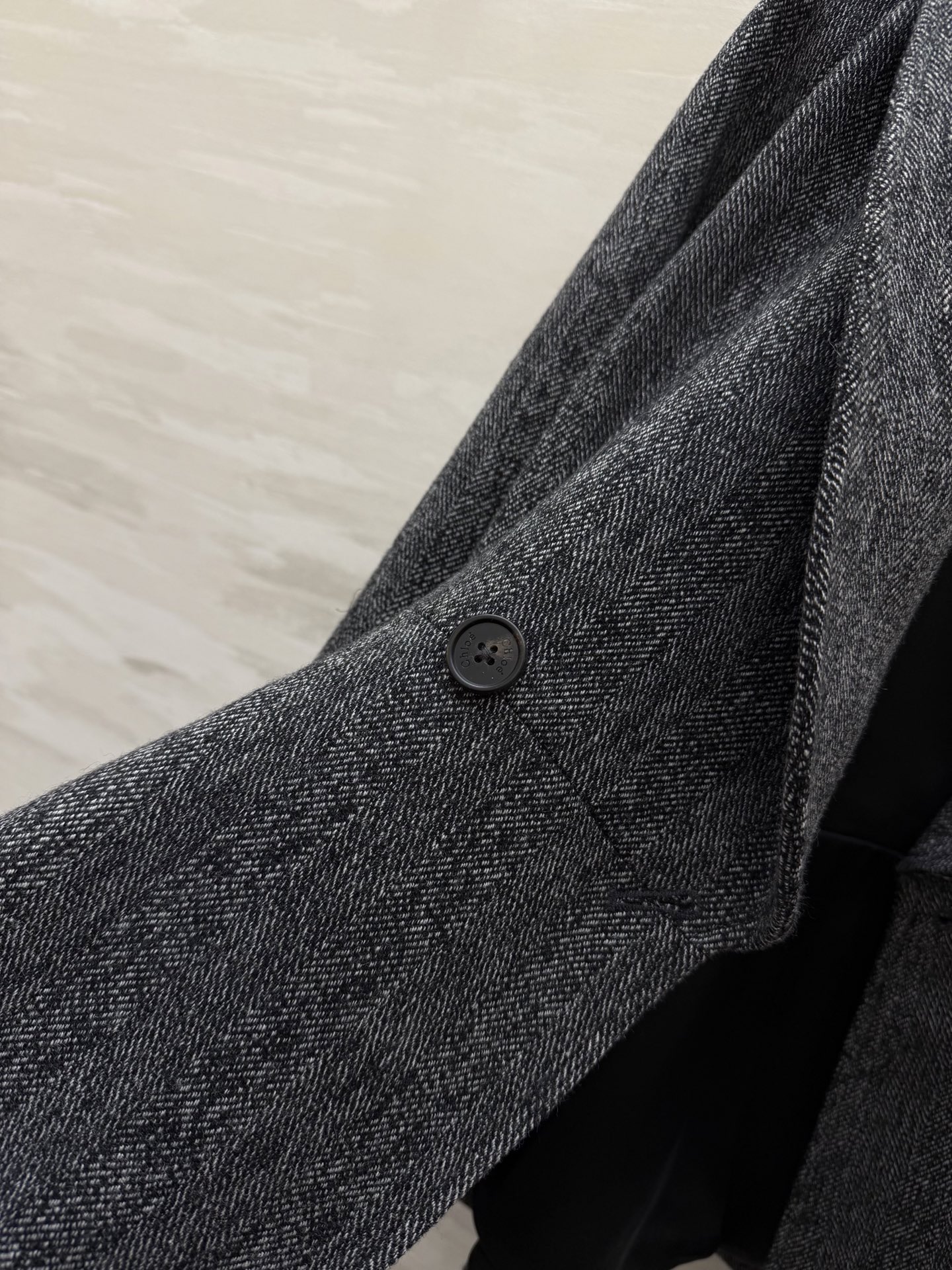 #Chlo♡²⁶新款 收腰花呢外套 采用初剪羊毛花呢 青果领设计法式复古优雅感满满 收腰剪裁+裙摆式下摆