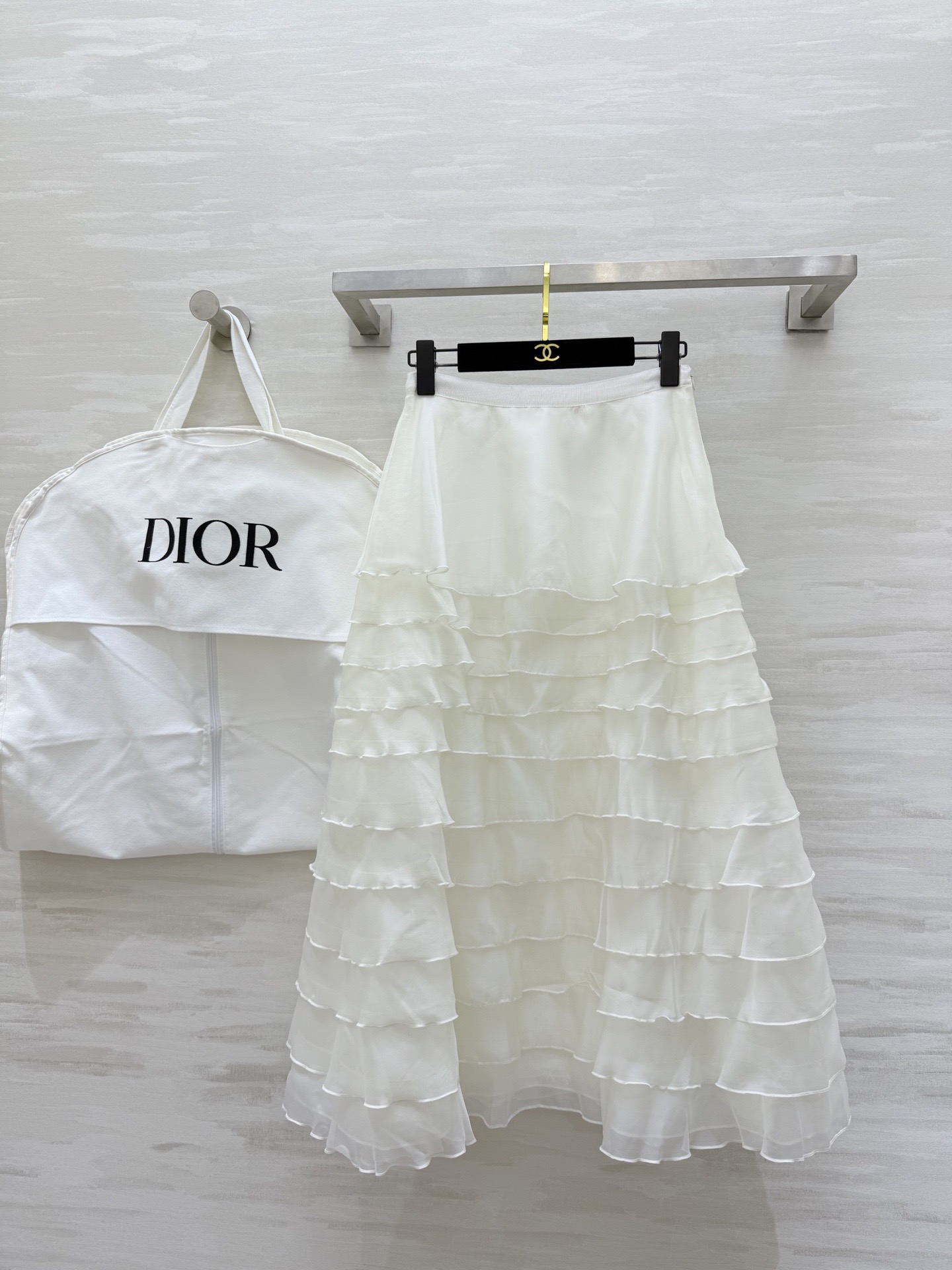 NO:717199,#DIO New Early Spring Cake Skirt Elegant and High-Quality Customized Available in Stock First Size S/M/L (S Size Waist 66, Skirt Length 88),, dior, skirts,19860909#DIO早春新款 蛋糕半裙 优雅大方 高品质定制 现货首发sizeS/M/L（s码腰围66,裙长88）,,dior,skirts,,Women's clothing