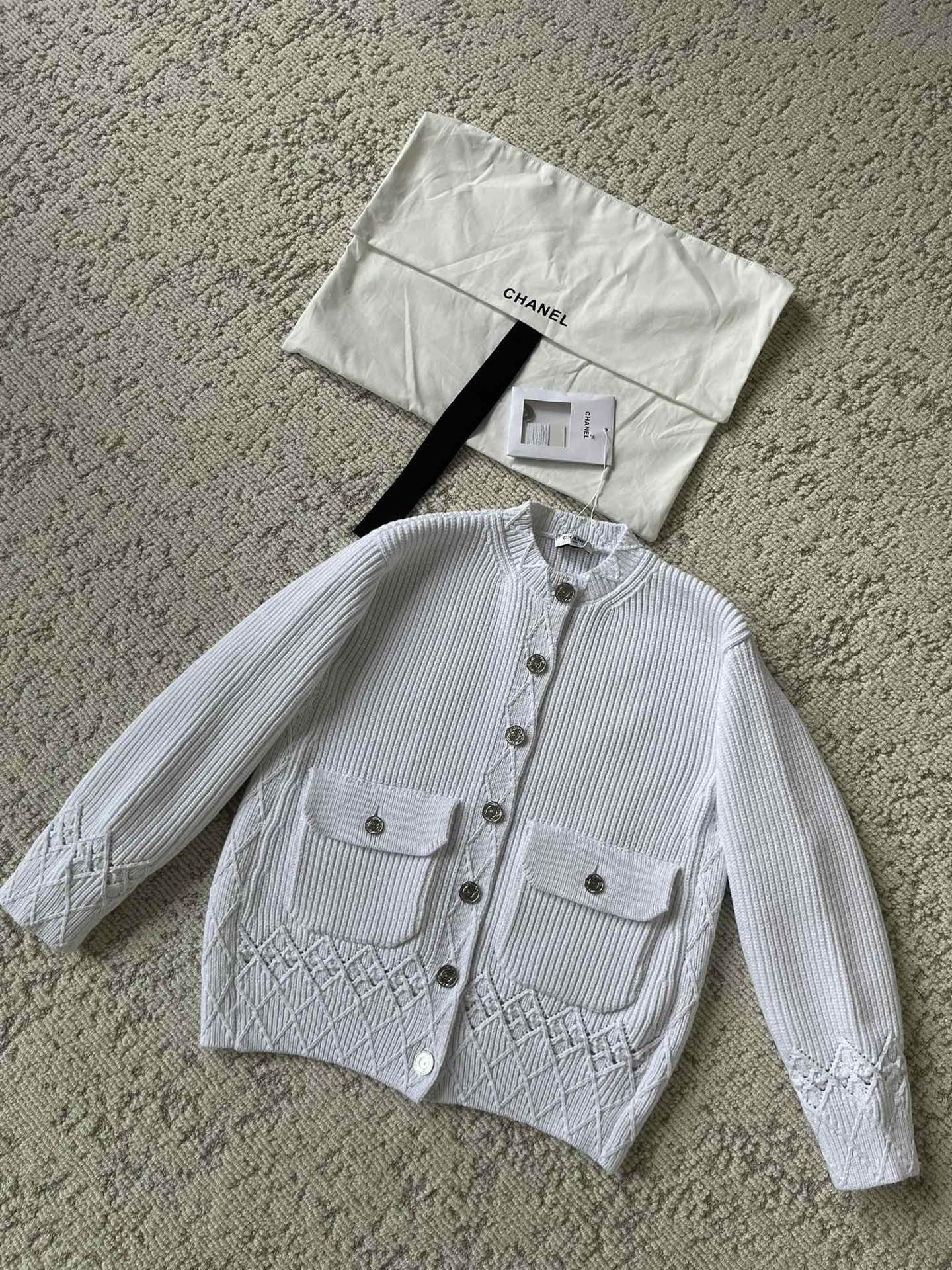 NO:729192,#Chane Diamond Pocket Cardigan High quality customization, ready for sale, size 36/38/40,,chanel,19860909#Chane菱格口袋开衫 高品质定制 现货首发size36/38/40,,chanel,,Women's clothing