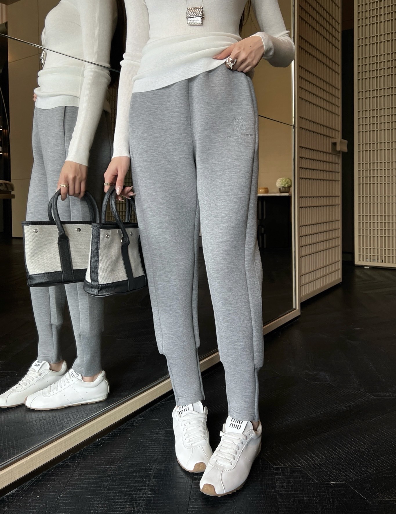 NO:730215,,,19860909,,,Women's clothing