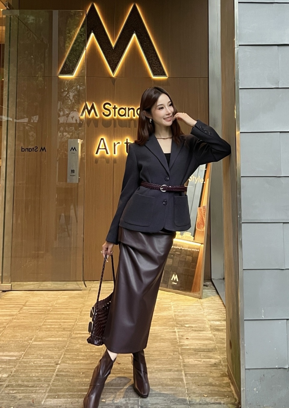 NO:731085,,,19860909,,,Women's clothing