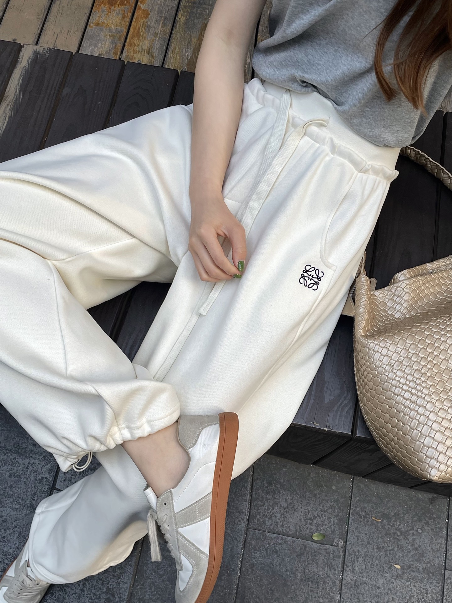 NO:731854,,,19860909,,,Women's clothing