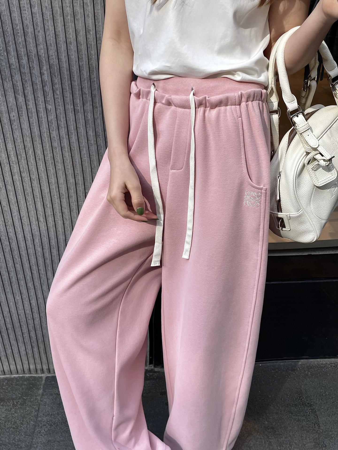 NO:731771,,,19860909,,,Women's clothing