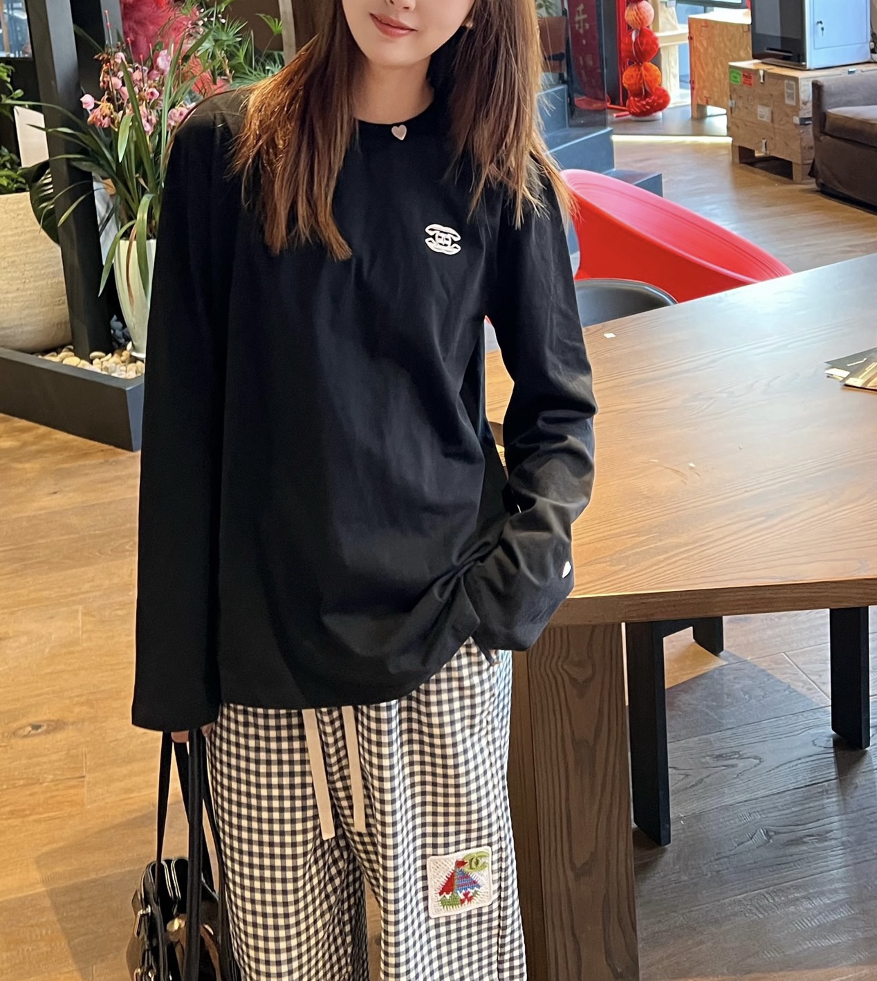 NO:731797,,,19860909,,,Women's clothing