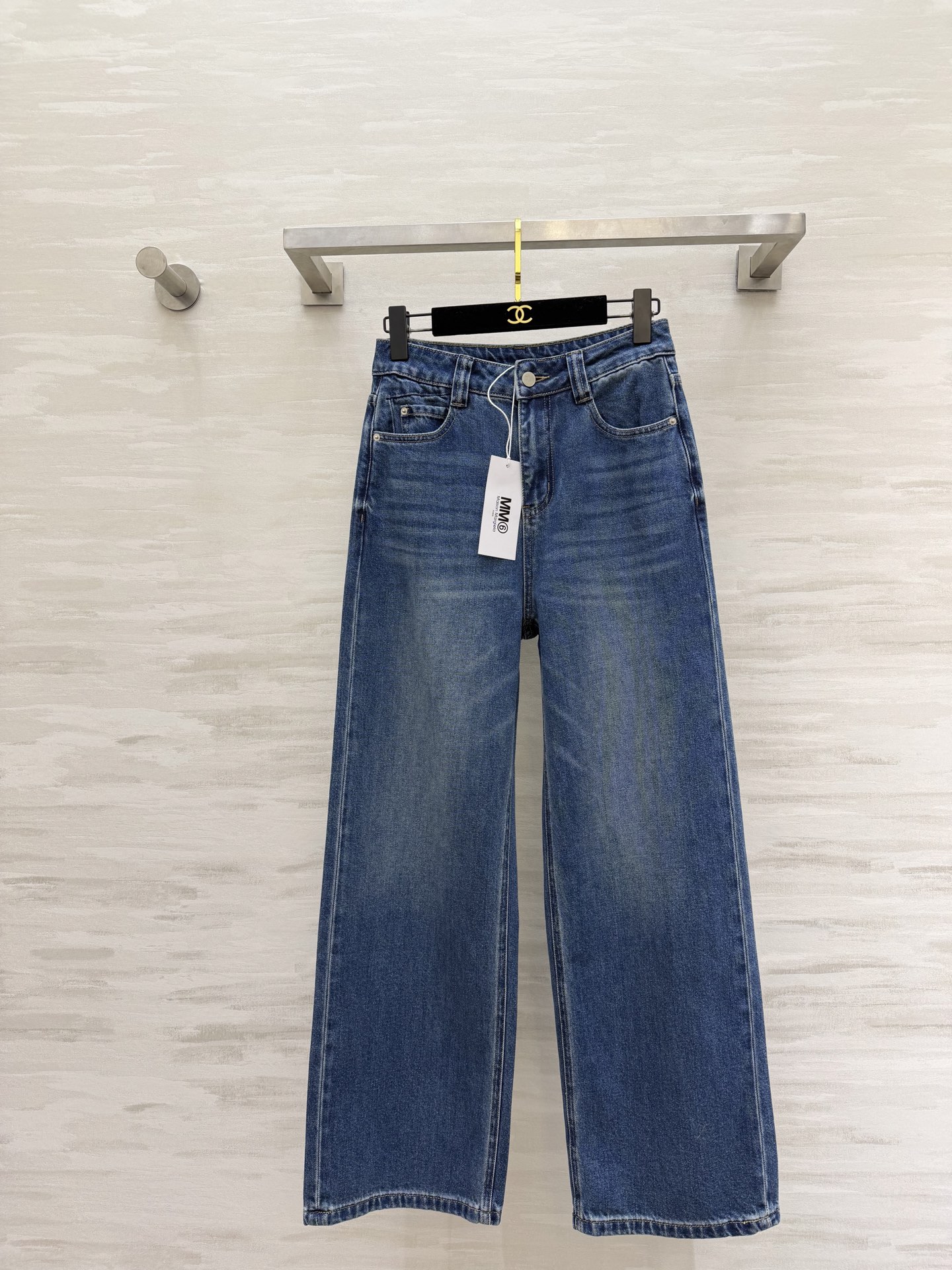 NO:732526,#MM6 Margiela spring and summer new style straight jeans, high quality customization, available now, size 26/27/28/29/30 (size 27, waist 68, pants length 104),,masion margiela,masion margiela,jeans,19860909#MM6 马吉拉春夏新款 直筒牛仔裤 高品质定制 现货首发size26/27/28/29/30（27码腰围68,裤长104）,,masion margiela,masion margiela,jeans,,Women's clothing