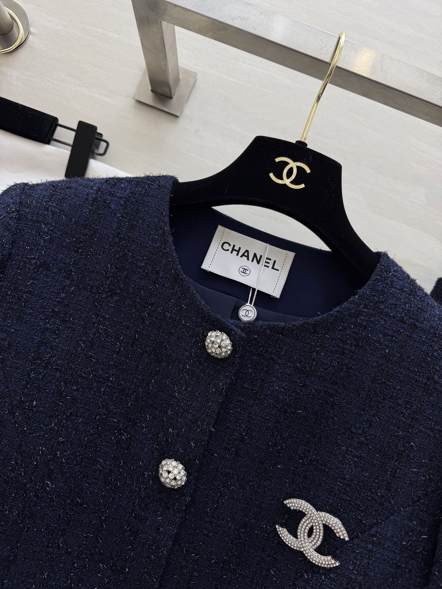 #Chane♡²⁶早春新款 编织花呢套装裙 配送胸针精致高级 立体剪裁版型上身优雅娇贵 高品质定制 现货