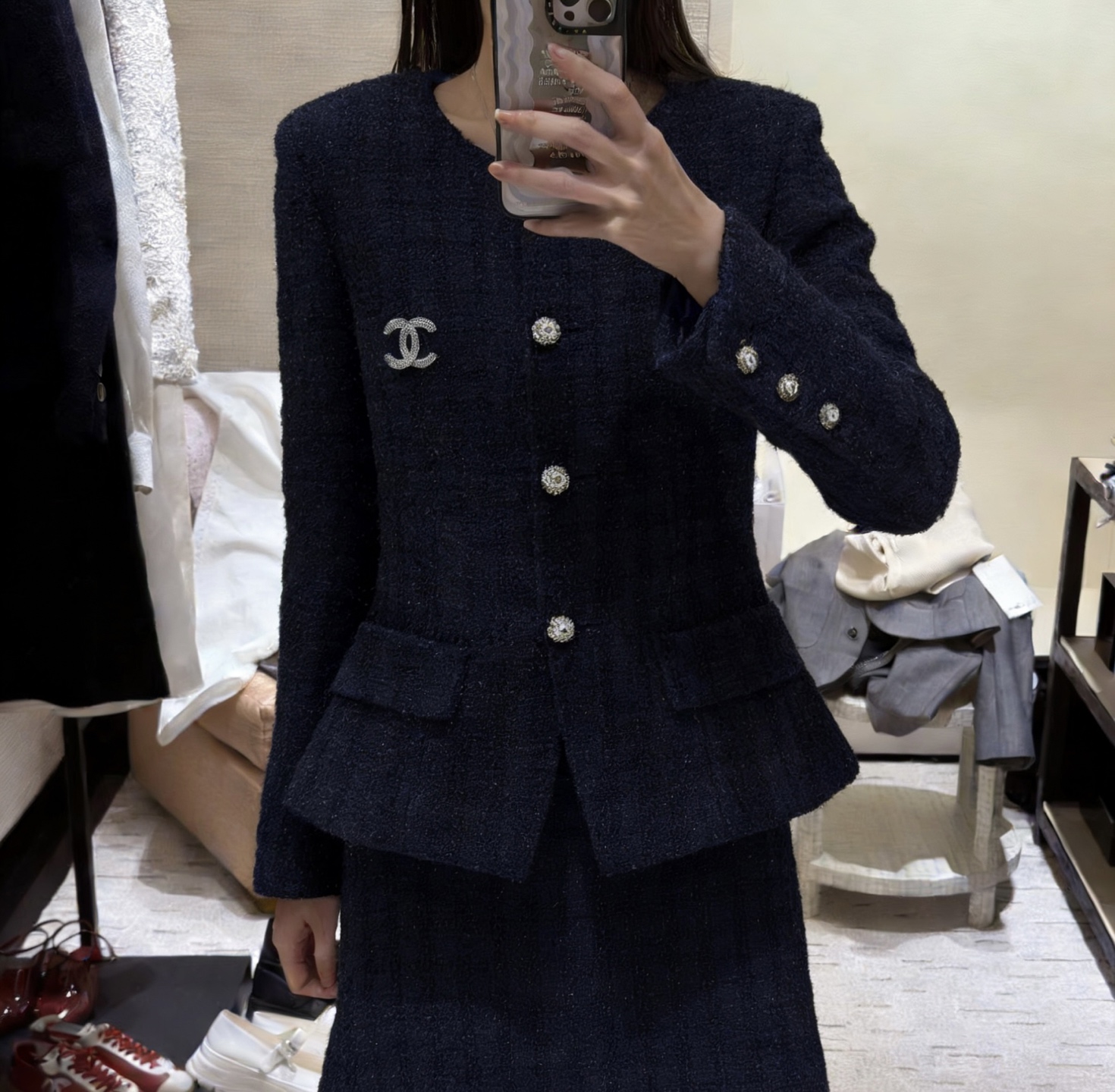 NO:733872,,,19860909,,,Women's clothing