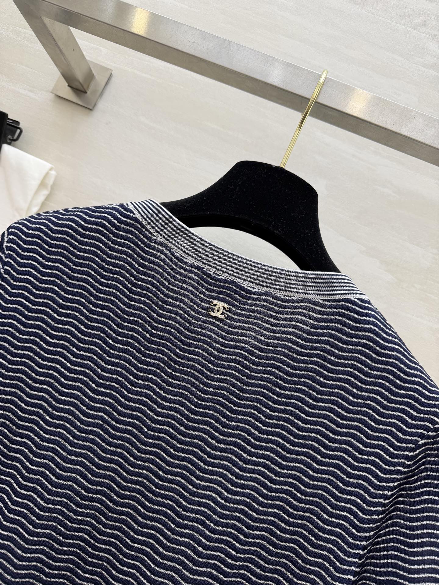 #Chane♡²⁶C 经典双C标识细条纹针织短袖 原版开发定制 高品质 现货首发size：36/38/4