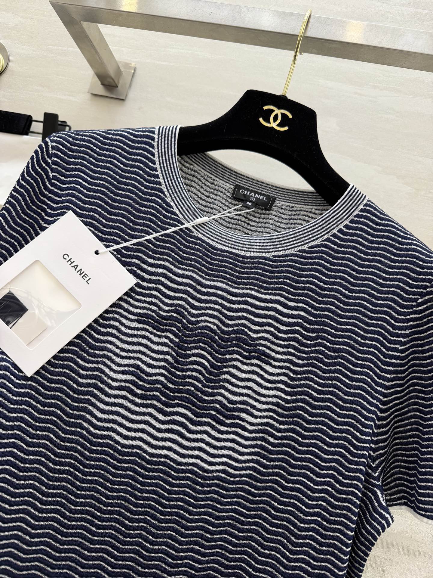 #Chane♡²⁶C 经典双C标识细条纹针织短袖 原版开发定制 高品质 现货首发size：36/38/4