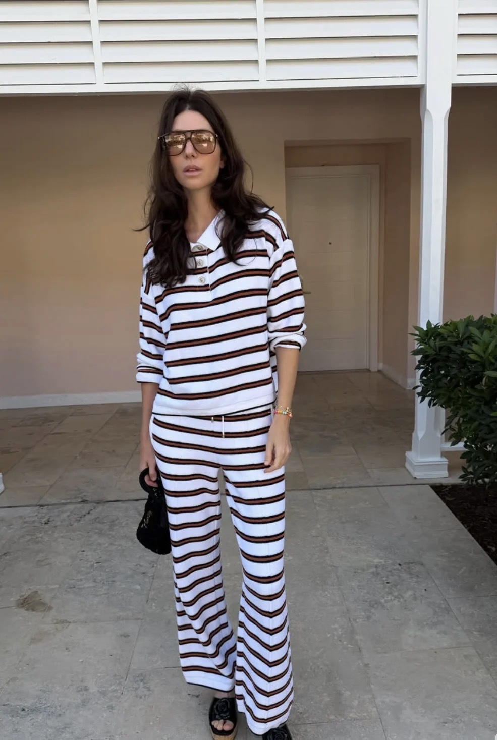 NO:733853,,,19860909,,,Women's clothing