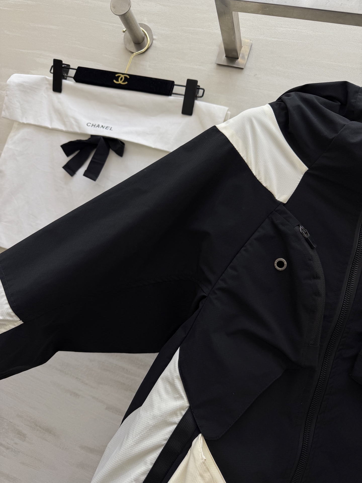 #Chane♡²⁶中古系列 连帽撞色冲锋衣外套 高品质定制 现货首发size：36/38/40（36码胸