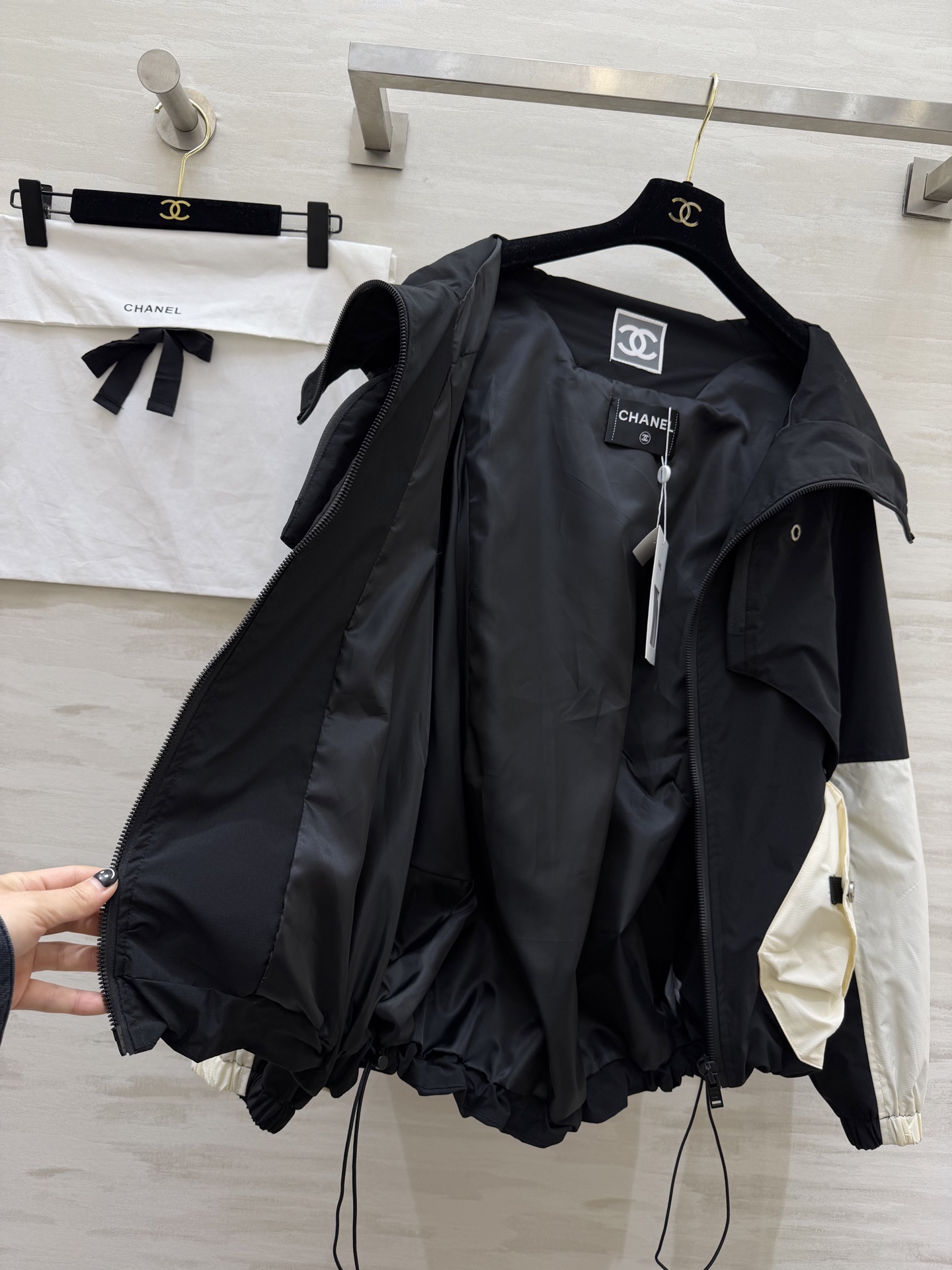 #Chane♡²⁶中古系列 连帽撞色冲锋衣外套 高品质定制 现货首发size：36/38/40（36码胸