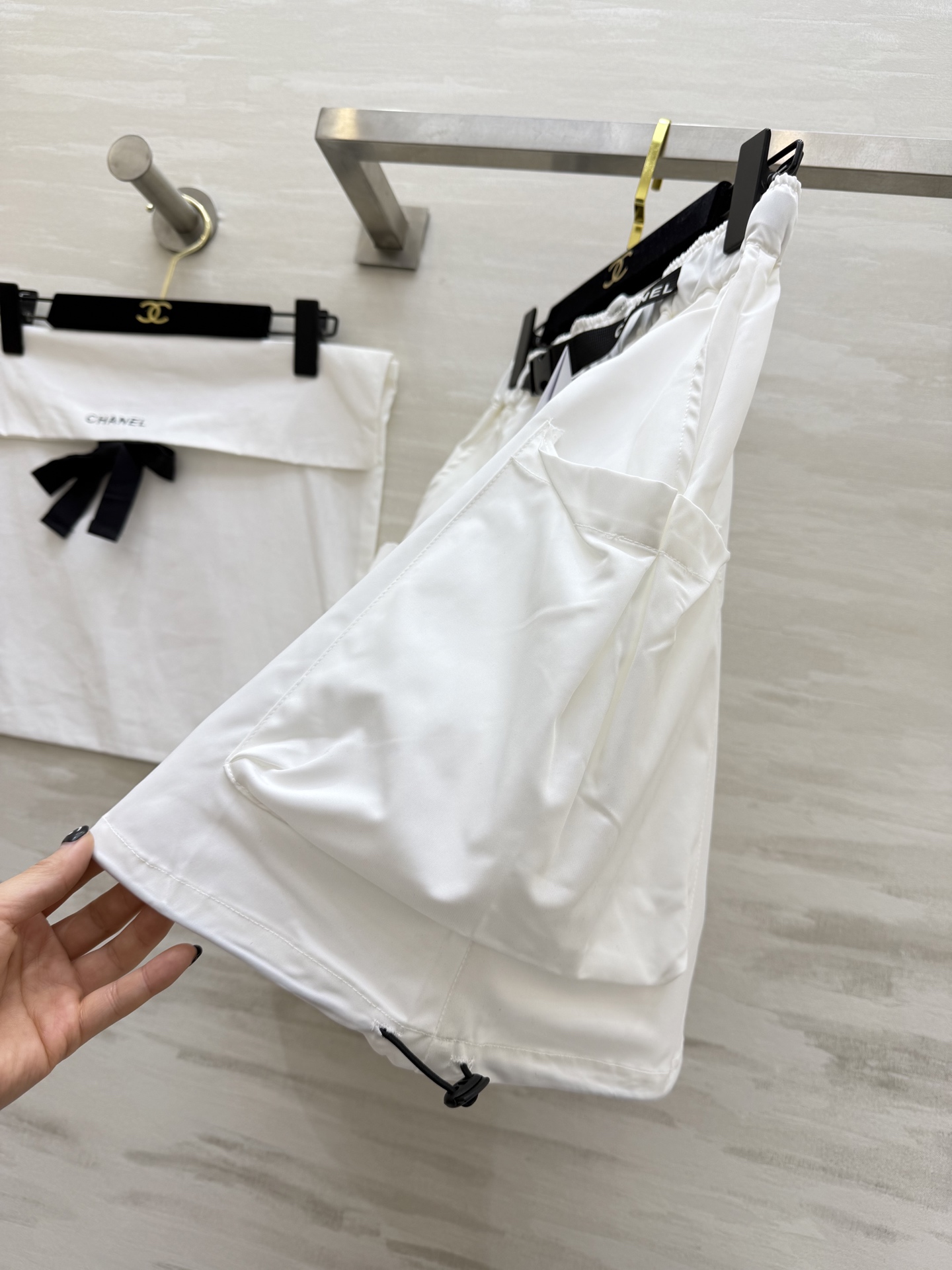 #Chane♡中古系列 双口袋小半裙 裙身下摆可抽绳设计 弹力收腰显瘦 高品质 现货首发size：36/