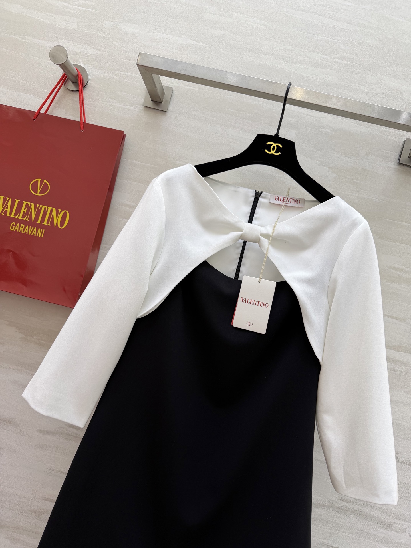 #Valentin♡²⁶拼色连衣裙 领口大蝴蝶结设计优雅又复古✨ 剪裁修身 七分袖设计 春夏穿超合适！配