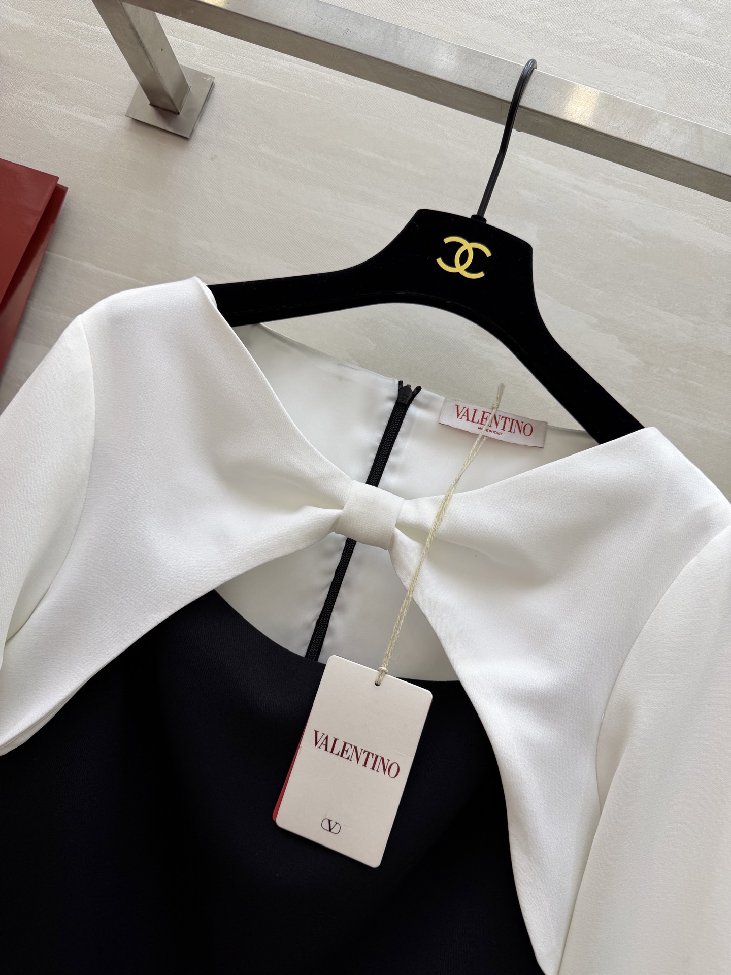 #Valentin♡²⁶拼色连衣裙 领口大蝴蝶结设计优雅又复古✨ 剪裁修身 七分袖设计 春夏穿超合适！配