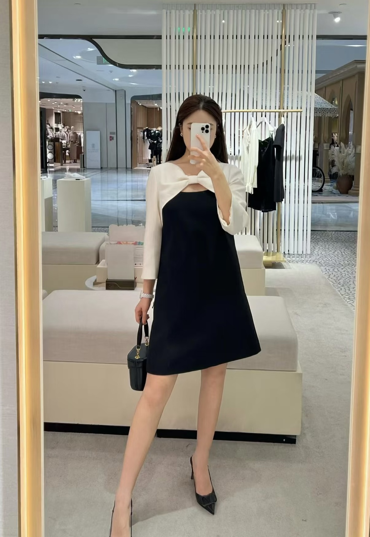 NO:733911,,,19860909,,,Women's clothing