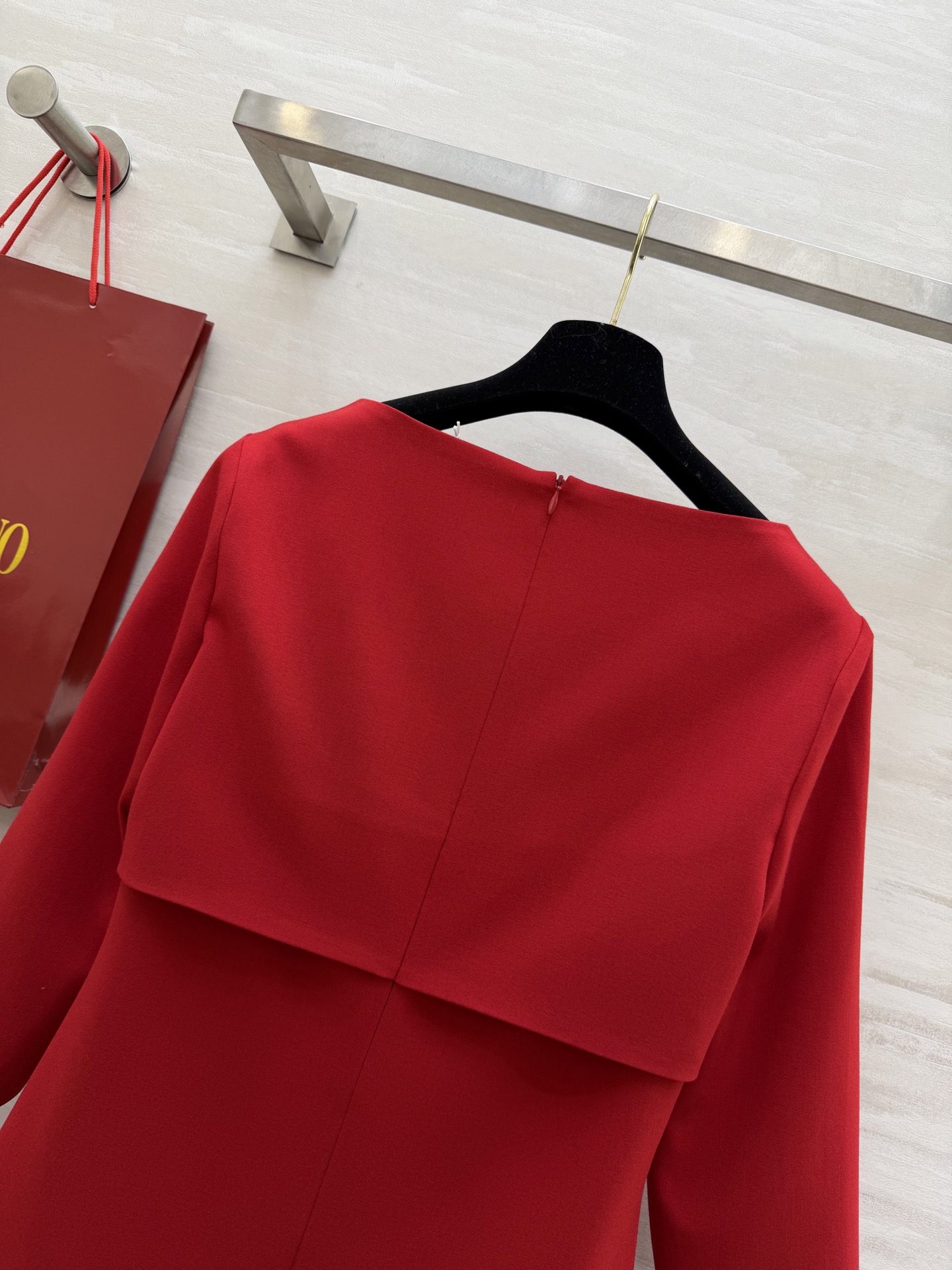 #Valentin♡²⁶蝴蝶结连衣裙 领口大蝴蝶结设计优雅又复古✨ 剪裁修身 七分袖设计 春夏穿超合适！