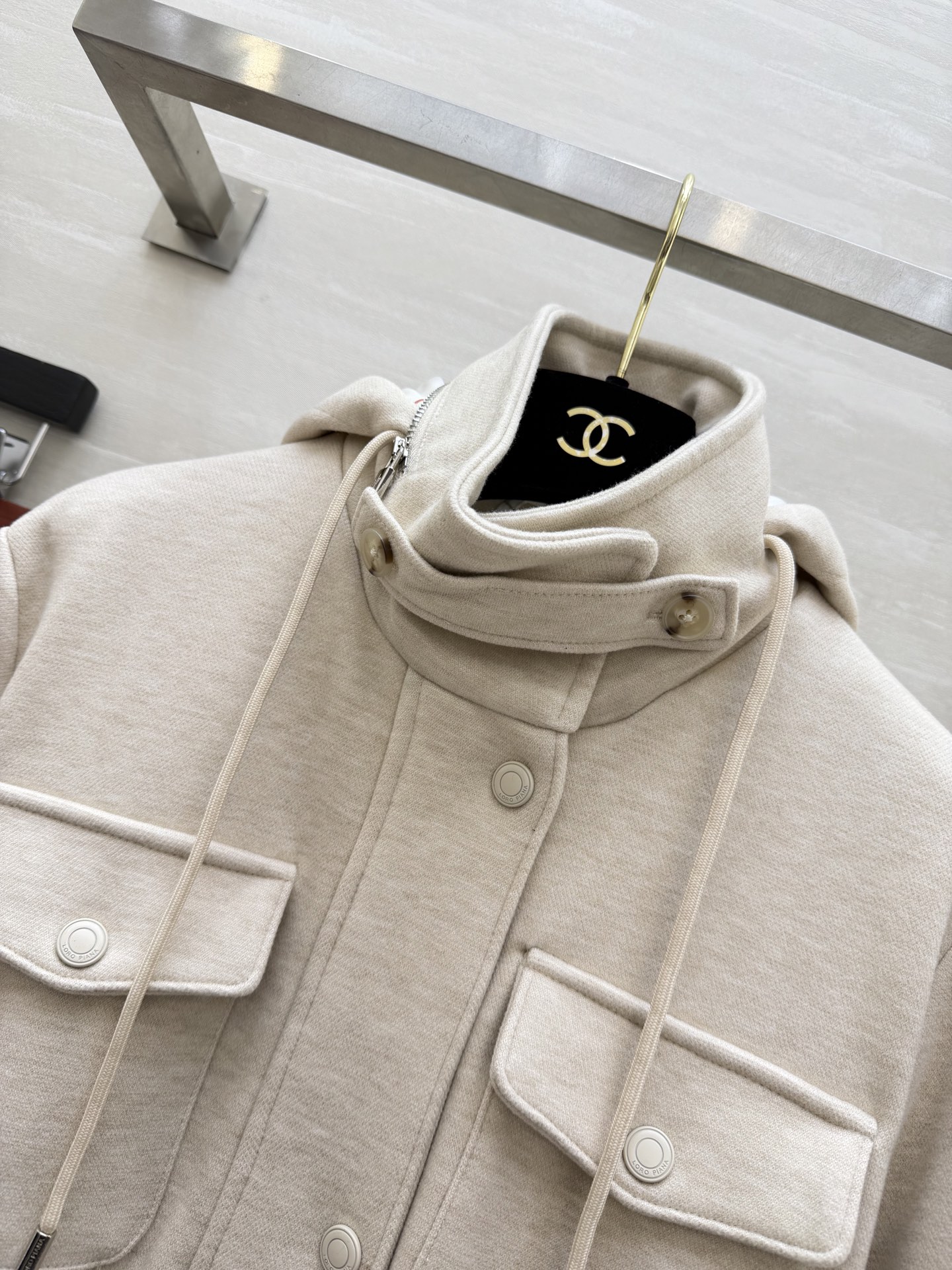 #Loro Pian♡²⁶早春新款 连帽抽绳收腰外套 高品质定制 现货首发size：S/M/L（s码胸围