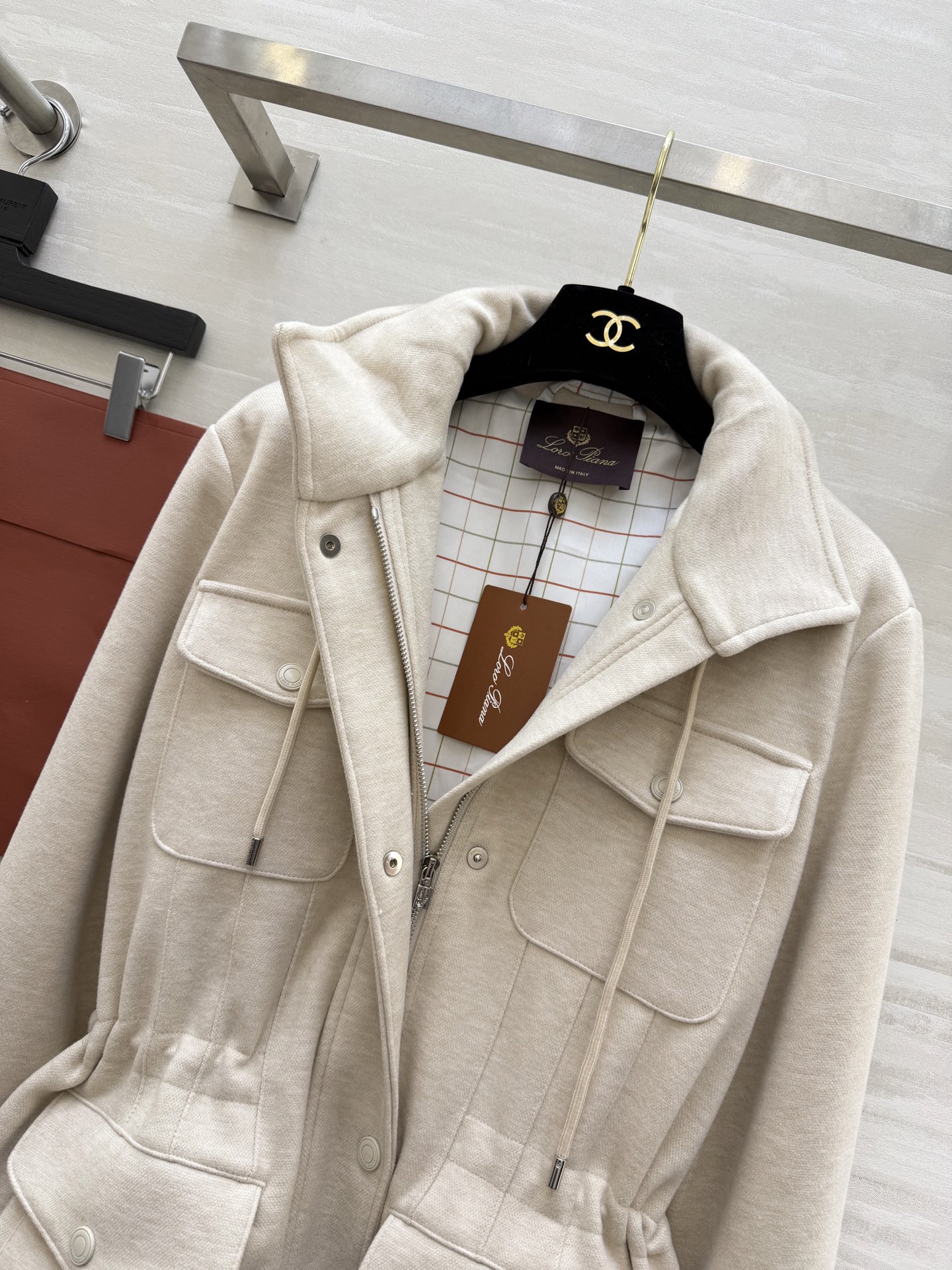 #Loro Pian♡²⁶早春新款 连帽抽绳收腰外套 高品质定制 现货首发size：S/M/L（s码胸围