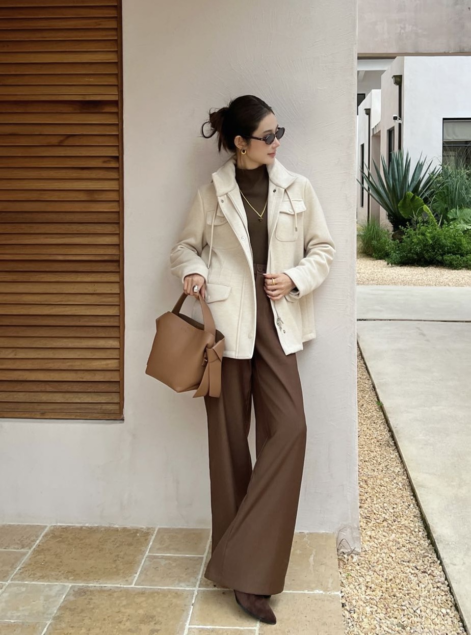 NO:733884,,,19860909,,,Women's clothing