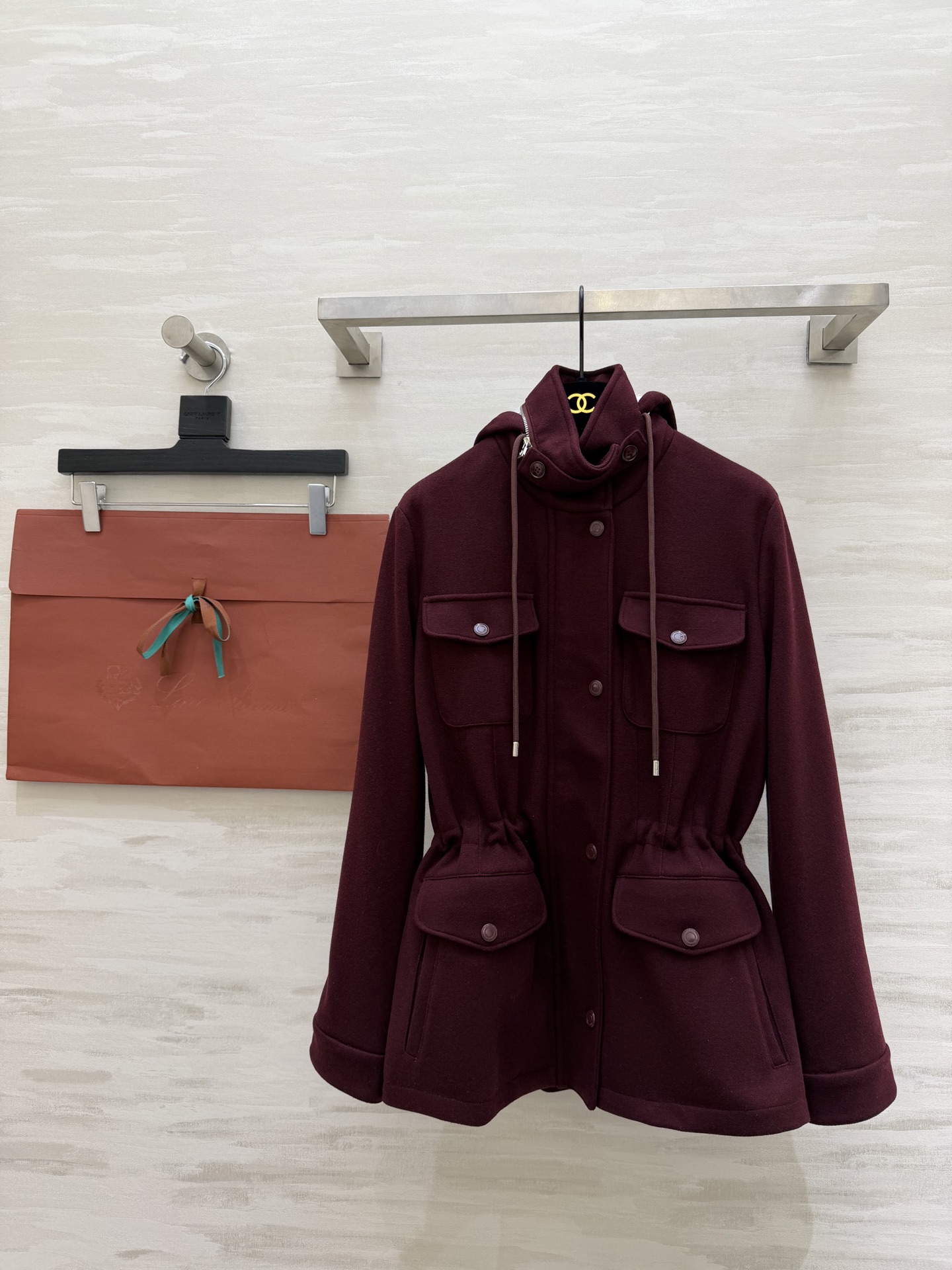 NO:733889,#Loro Pian Early Spring New Style Hooded Drawstring Waist Jacket High Quality Customized Ready Available First SizeS/M/L (S Size Bust 96, Length 63),,loro piana,jackets & coats,hats,19860909#Loro Pian早春新款 连帽抽绳收腰外套 高品质定制 现货首发sizeS/M/L（s码胸围96,衣长63）,,loro piana,jackets & coats,hats,,Women's clothing