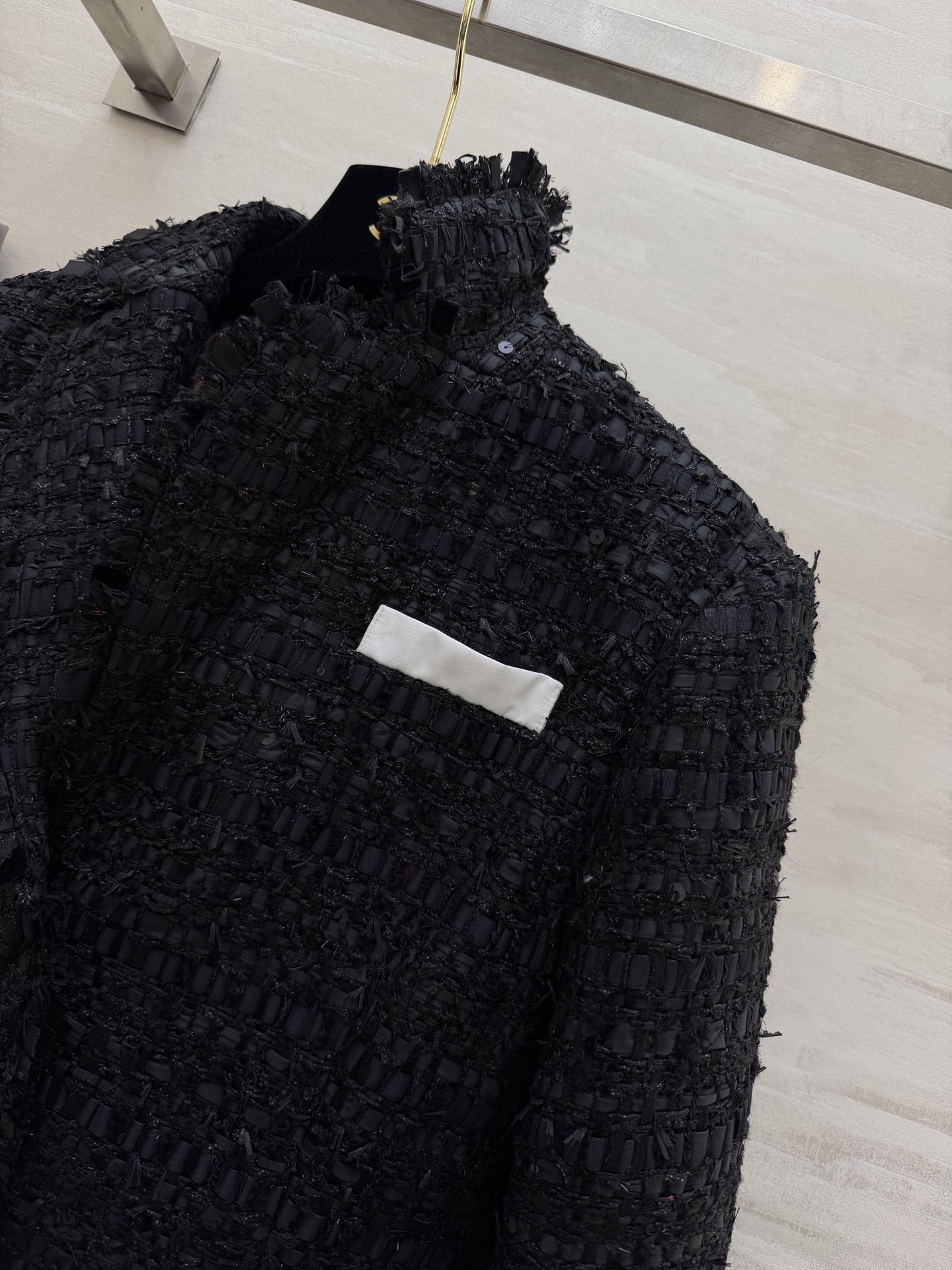 #Thom Brown♡²⁶早春新款 黑色粗花呢外套 经典粗花呢材质 纹理感满满 质感高级✨ 剪裁精致 