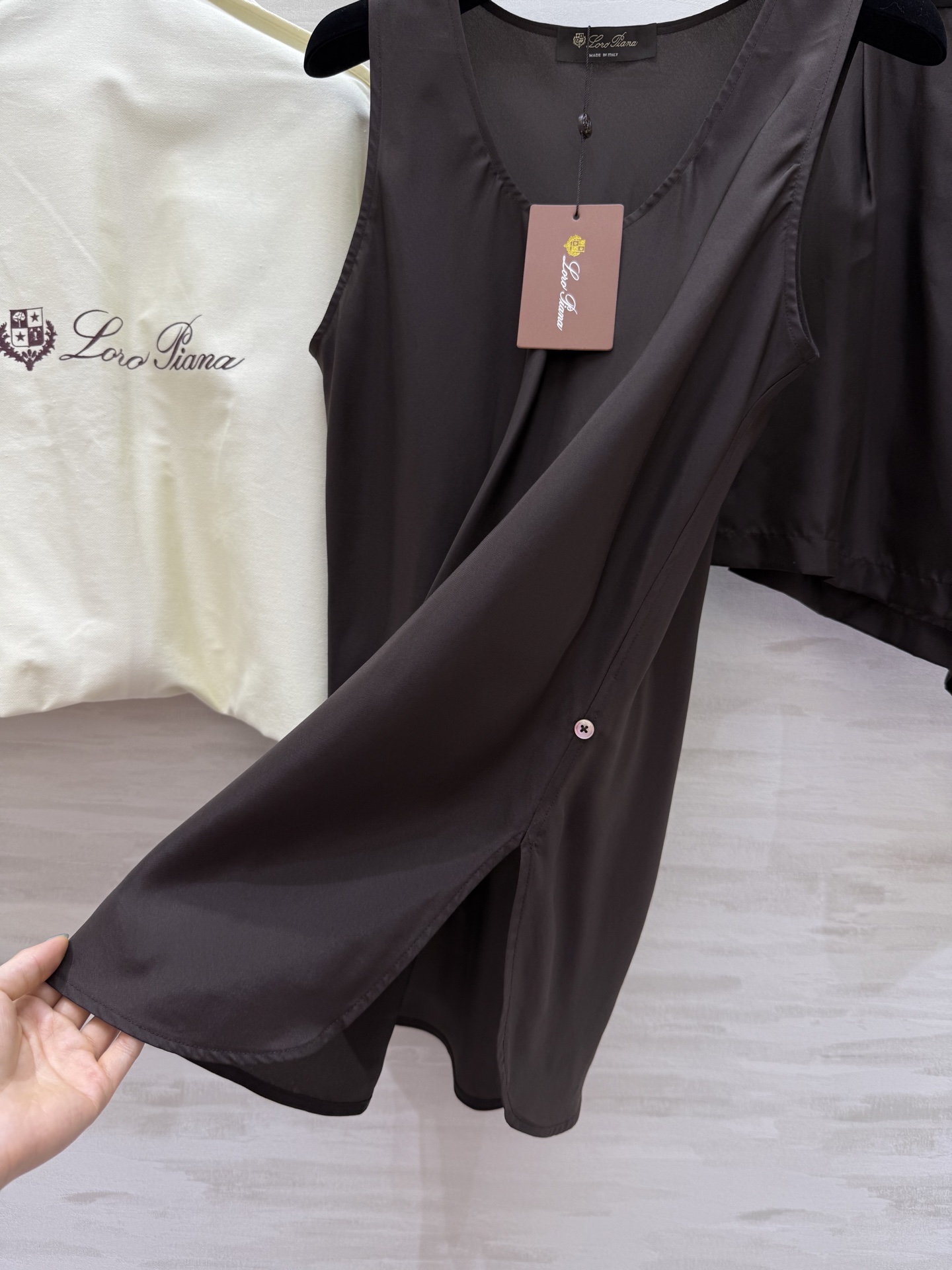 #LoroPian♡²⁶春夏新款 重磅真丝套装 高品质定制 现货首发size：S/M/L（M码胸围：92