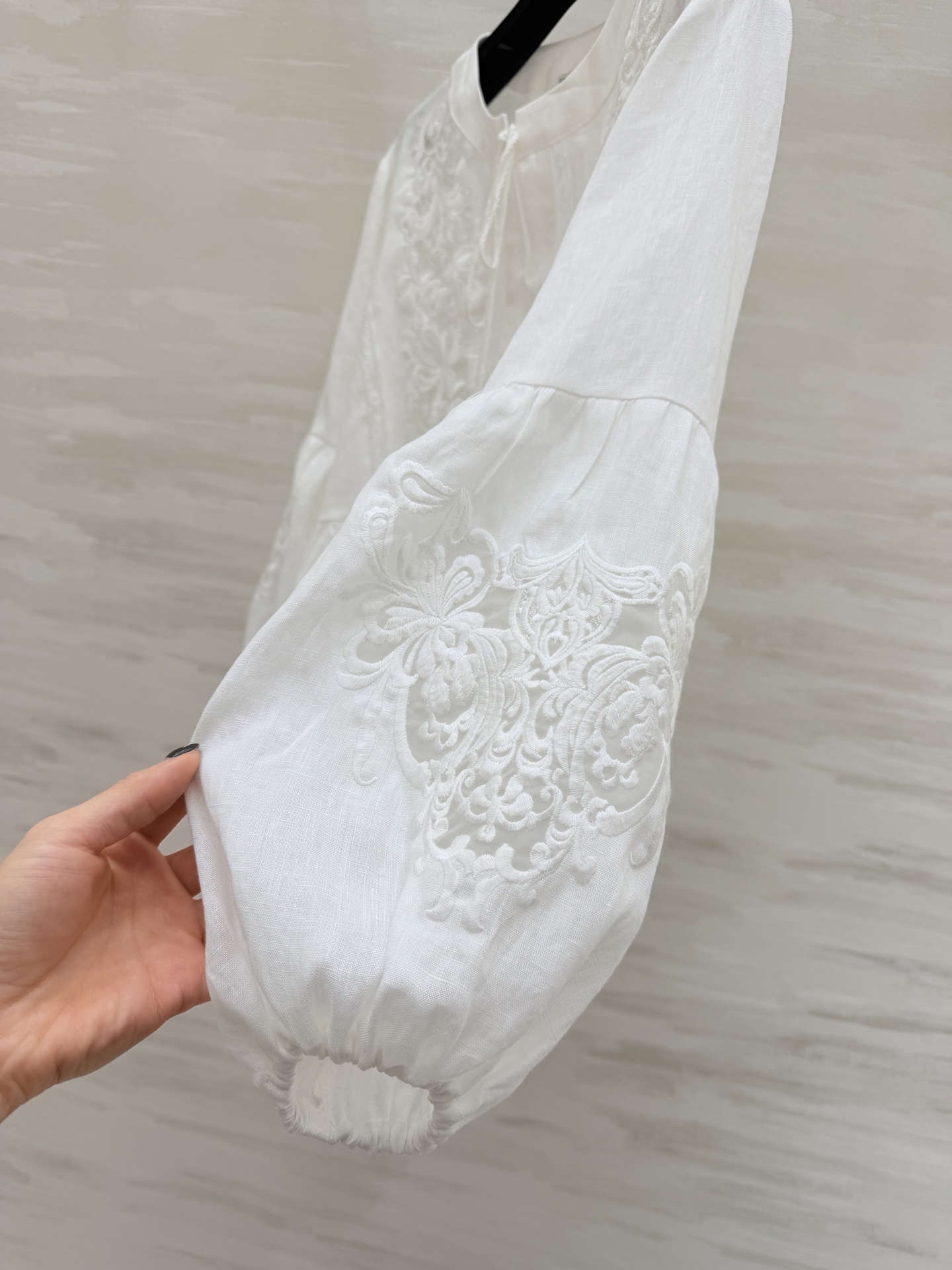 #ERMANNO SCERVIN♡²⁶春夏度假系列 法式衬衣 春夏还是偏爱这种亚麻衬衫 麻料的质感无法拒