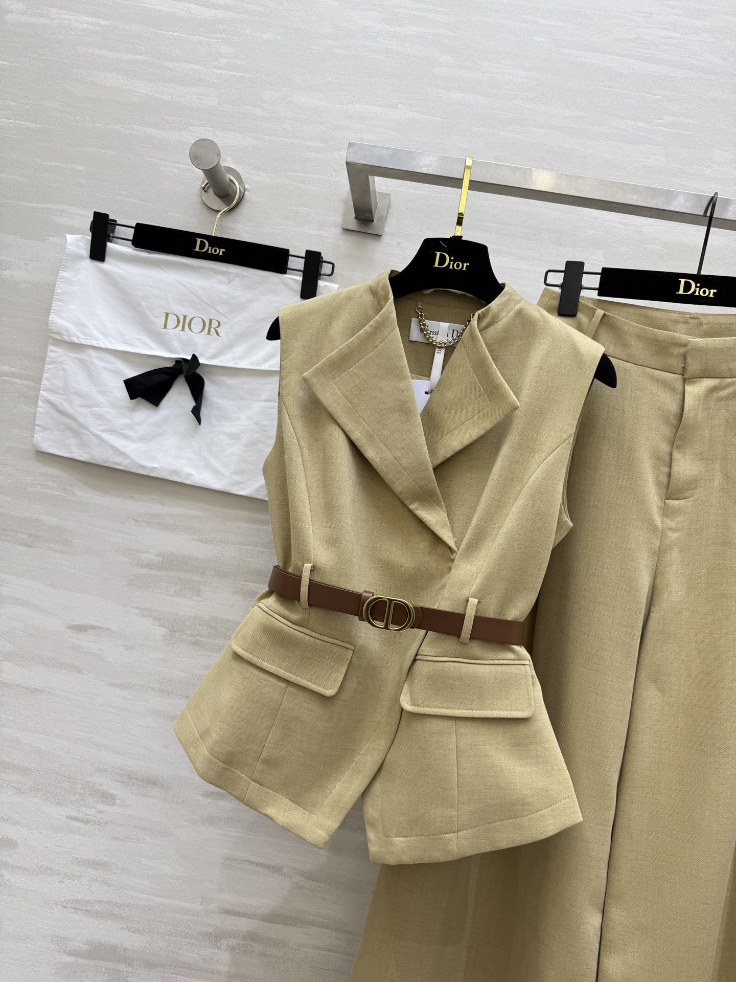 #DIO♡²⁶新款 马甲套装裤 腰部腰带设计完美拉长身材比例 立体剪裁廓形大摆裤超级大气时髦 高品质定制