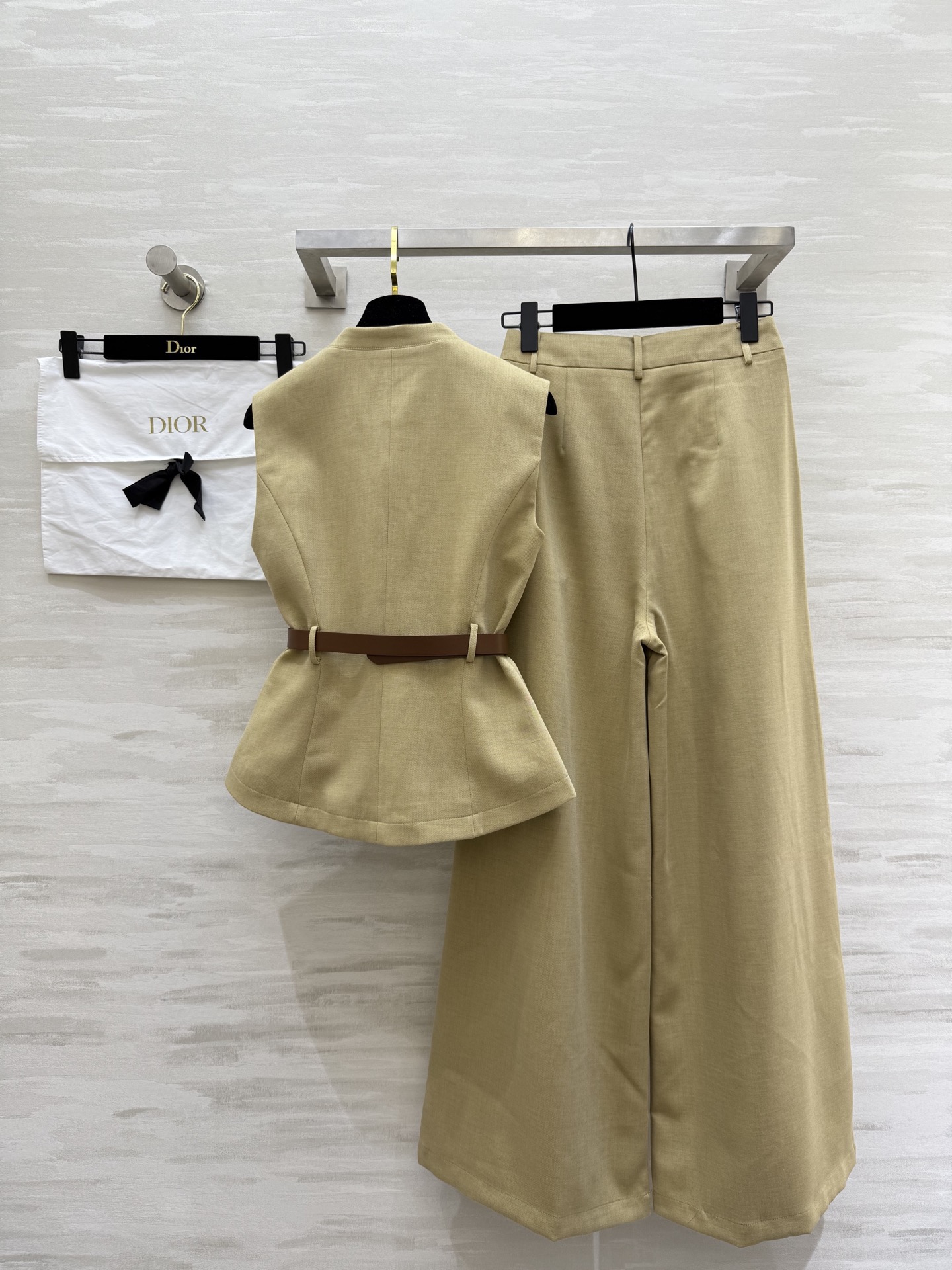 #DIO♡²⁶新款 马甲套装裤 腰部腰带设计完美拉长身材比例 立体剪裁廓形大摆裤超级大气时髦 高品质定制