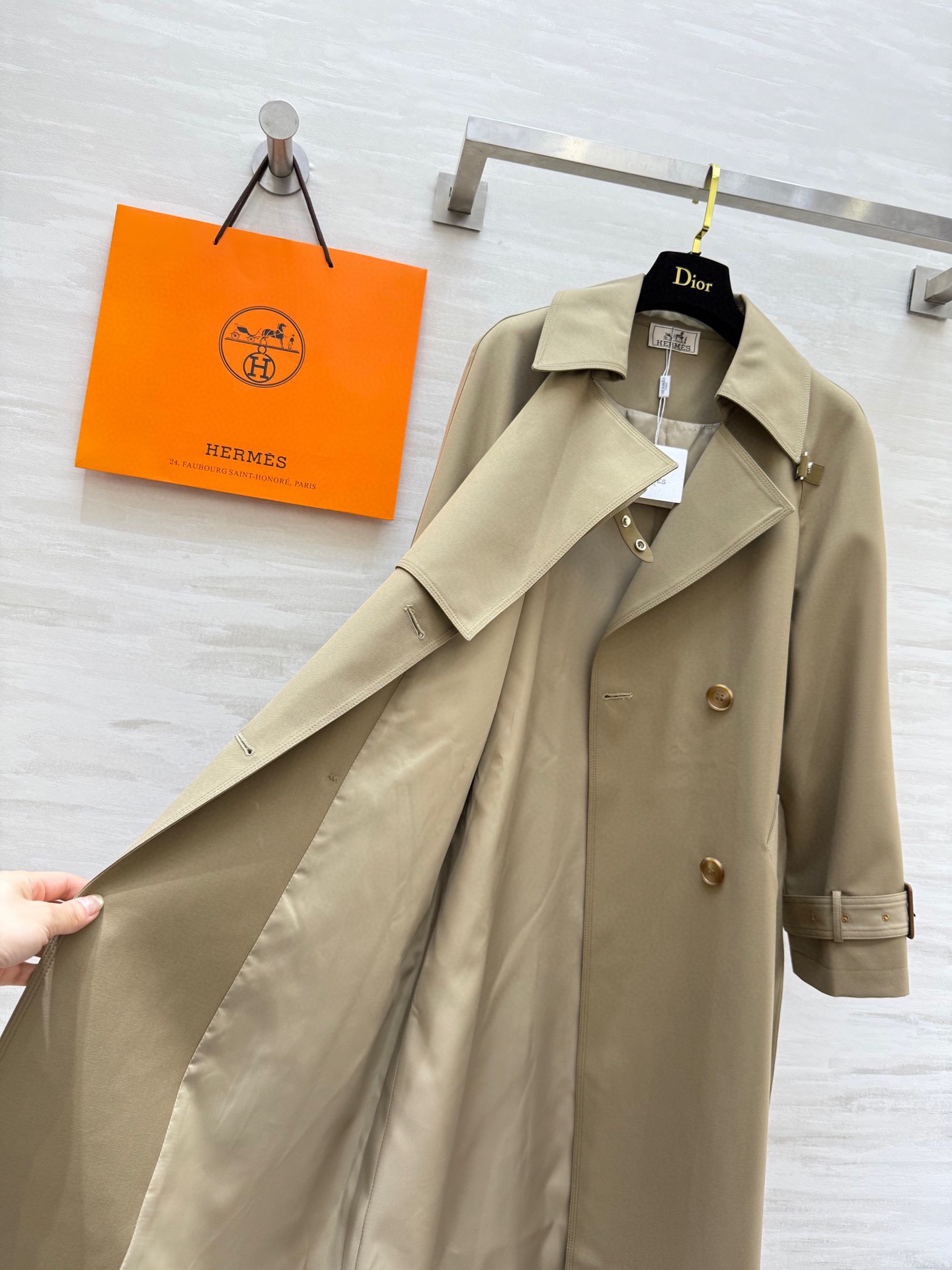 #Herme♡爆款撞色翻领长款风衣 高品质定制 现货首发size：S/M/L/XL（M码胸围：98，衣长