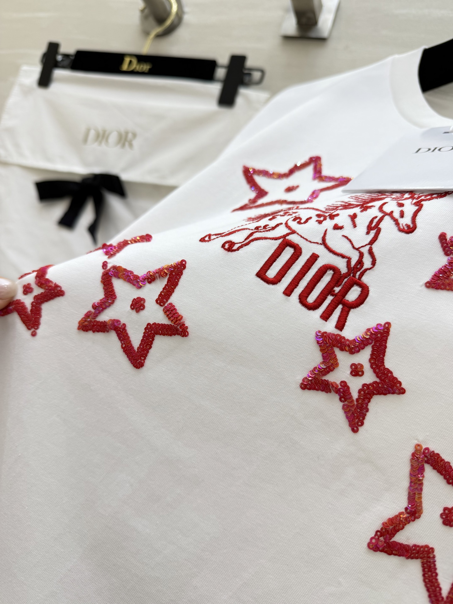 #DIO♡²⁶春夏新款 独角兽🦄️刺绣🪡重工星星💫珠片钉珠短袖T恤 高品质定制 现货首发size：S/M