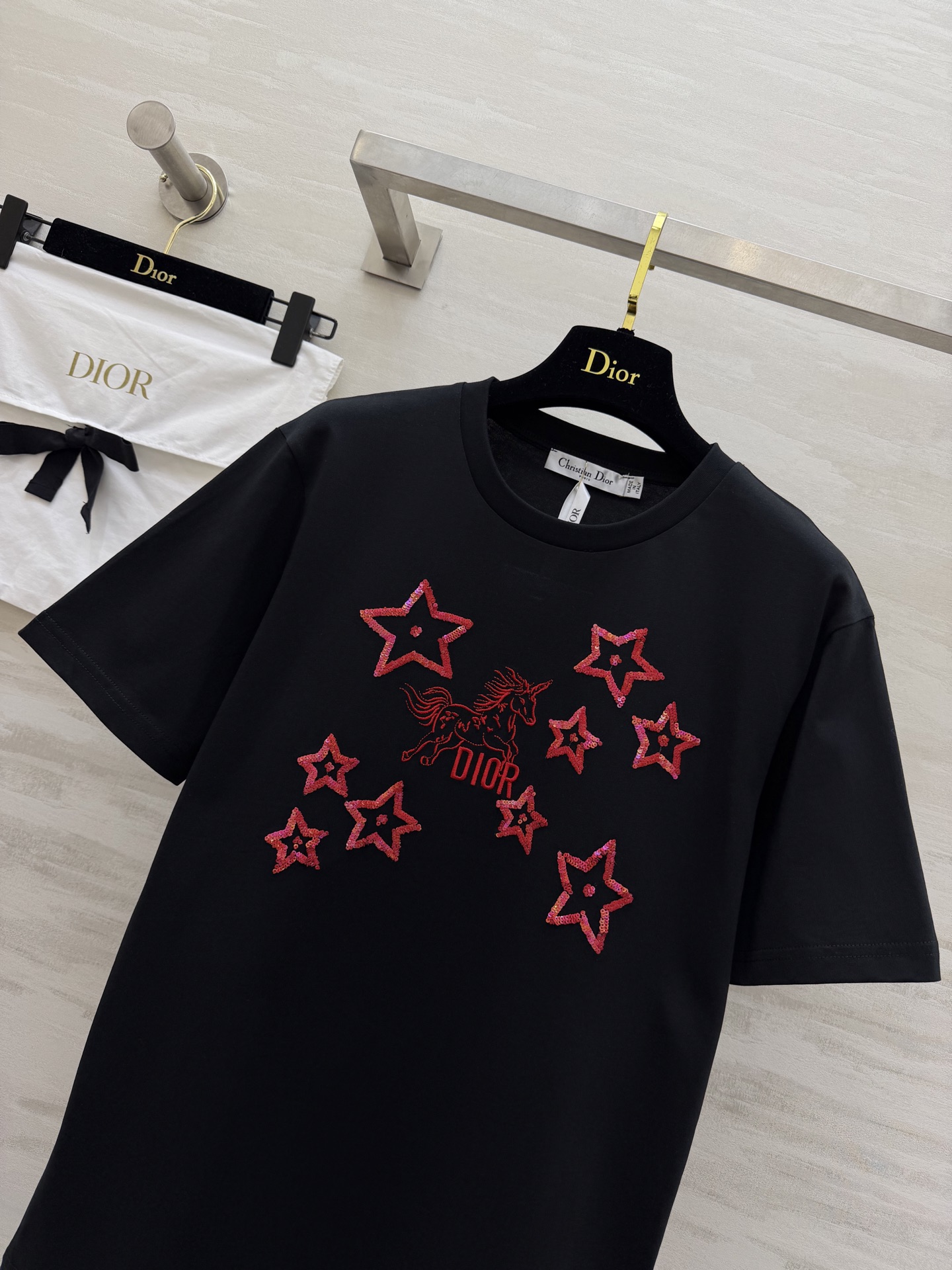 #DIO♡²⁶春夏新款 独角兽🦄️刺绣🪡重工星星💫珠片钉珠短袖T恤 高品质定制 现货首发size：S/M