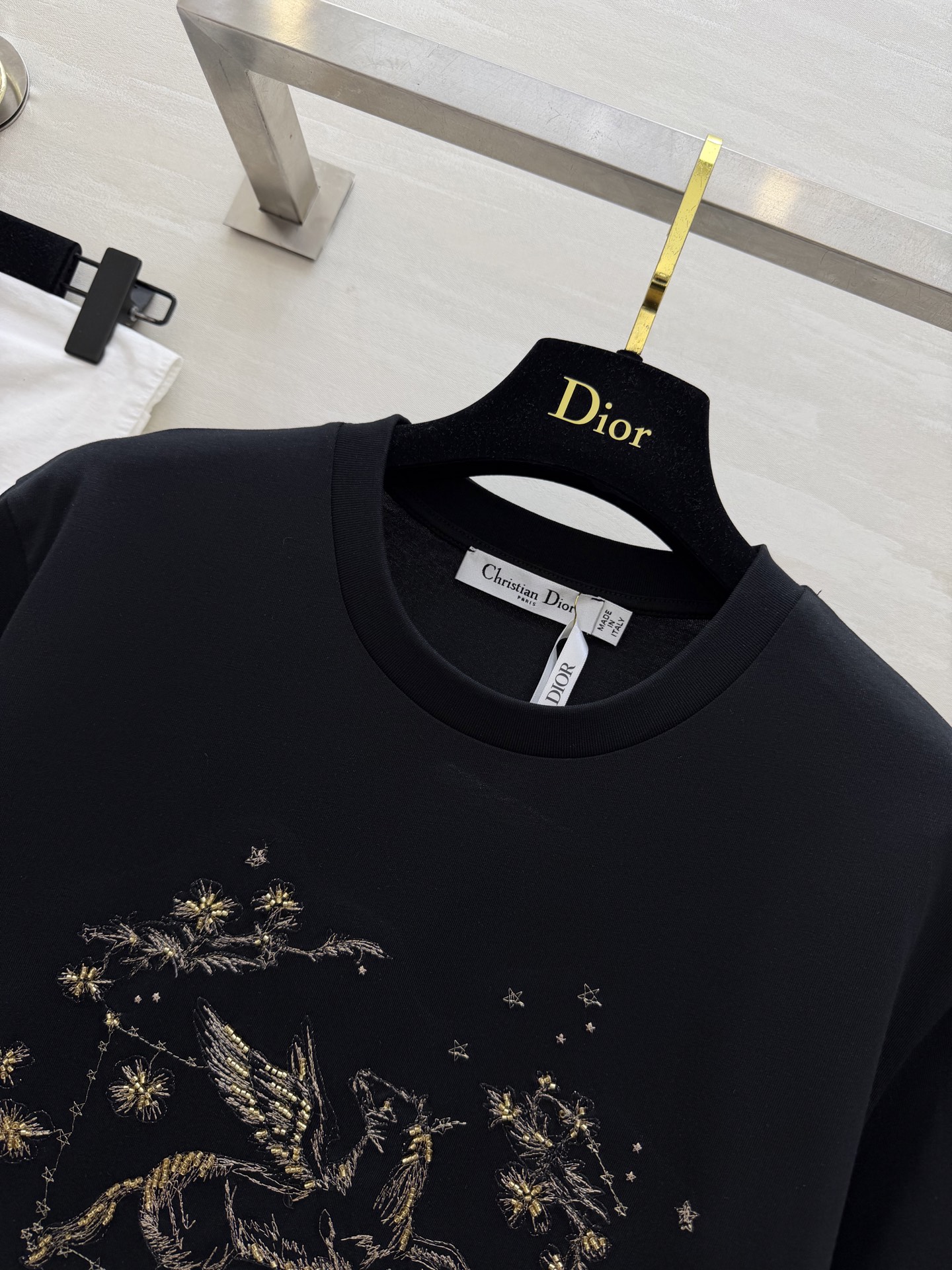 #Dio♡²⁶春夏新款 飞马刺绣钉珠T恤 选用高品质棉料柔软透气 夏天穿超舒服！正面飞马图案 纯手工刺绣