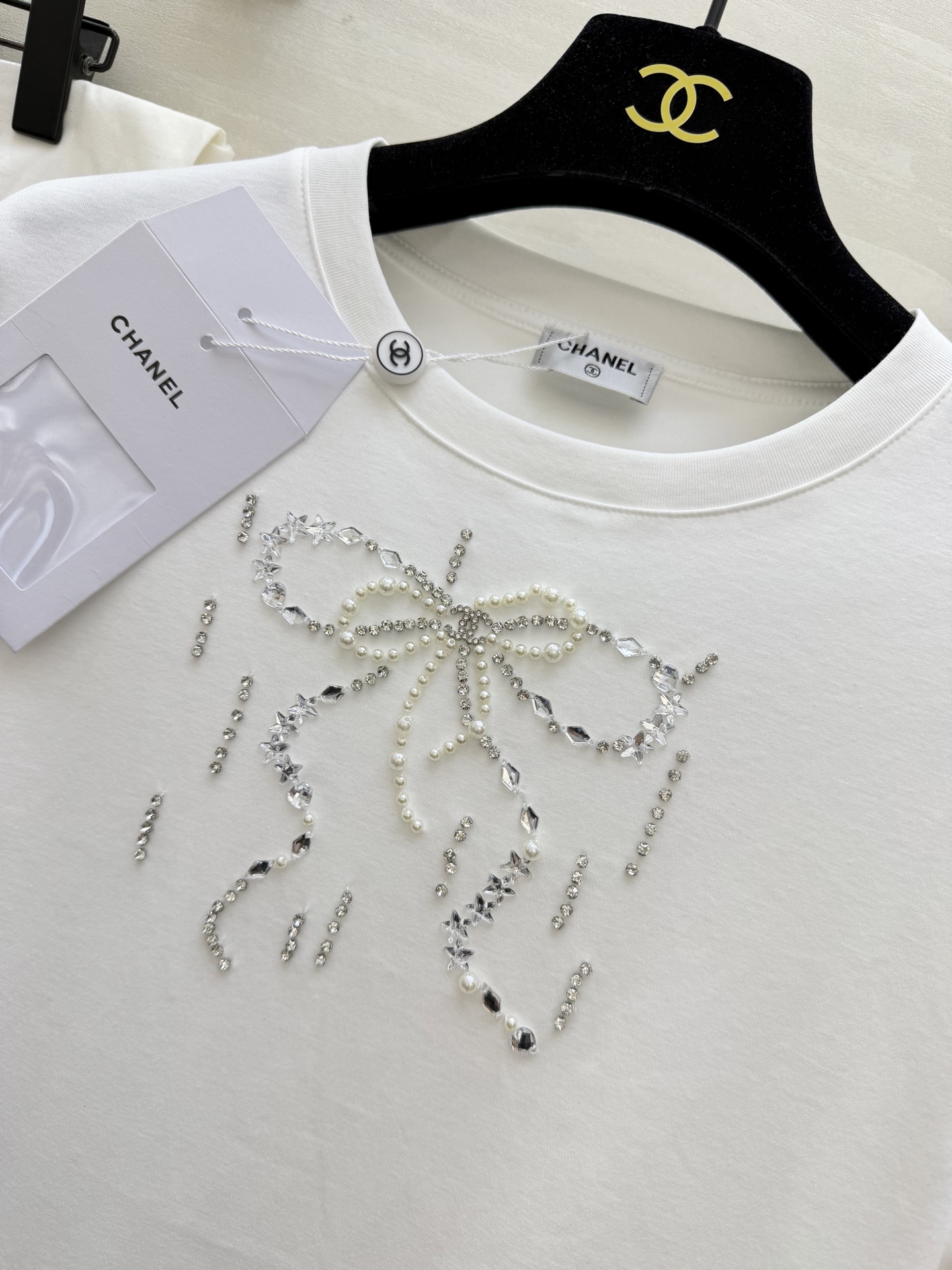 #Chane♡²⁶春夏新款 重工蝴蝶结钉珠短袖T恤 高品质定制 现货首发size：36/38/40（36