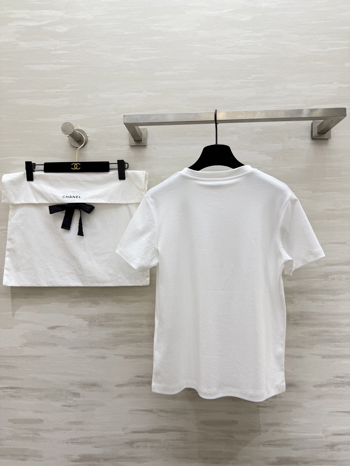 #Chane♡²⁶春夏新款 重工蝴蝶结钉珠短袖T恤 高品质定制 现货首发size：36/38/40（36