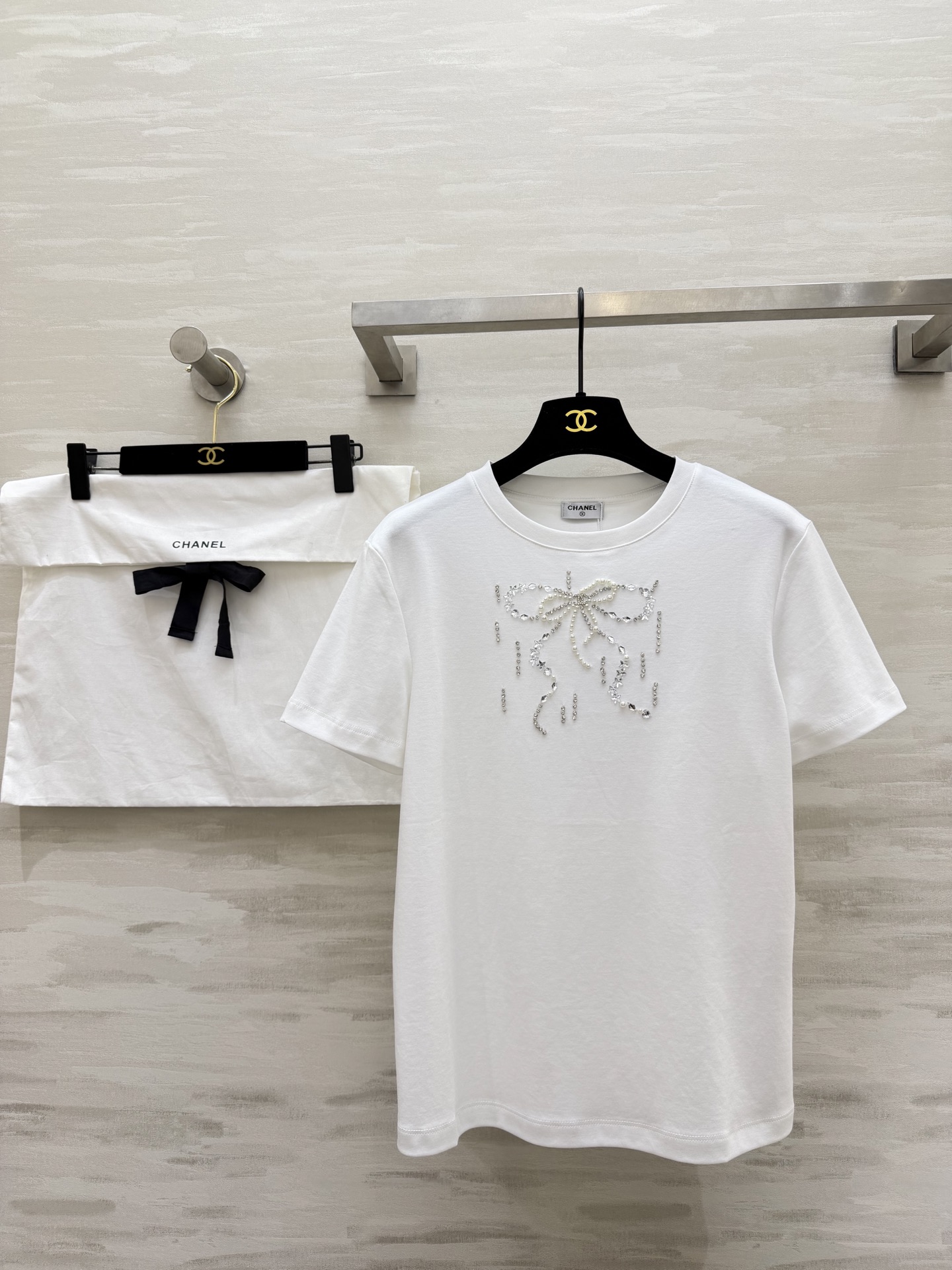 #Chane♡²⁶春夏新款 重工蝴蝶结钉珠短袖T恤 高品质定制 现货首发size：36/38/40（36