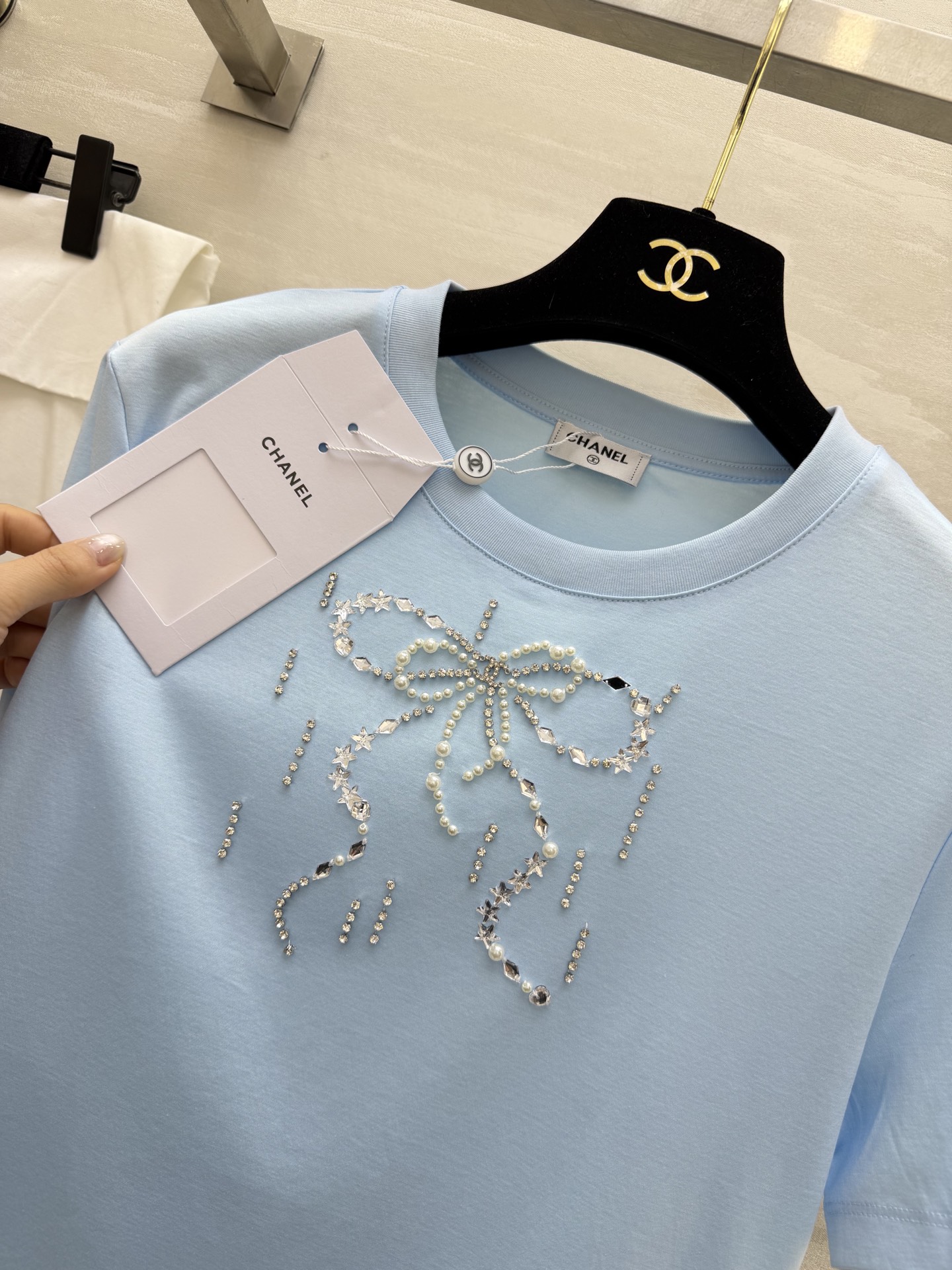 #Chane♡²⁶春夏新款 重工蝴蝶结钉珠短袖T恤 高品质定制 现货首发size：36/38/40（36
