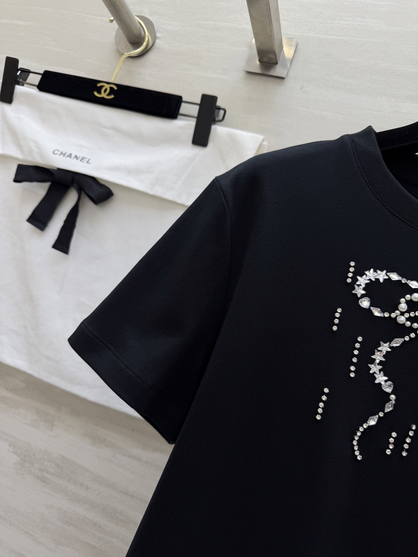 #Chane♡²⁶春夏新款 重工蝴蝶结钉珠短袖T恤 高品质定制 现货首发size：36/38/40（36