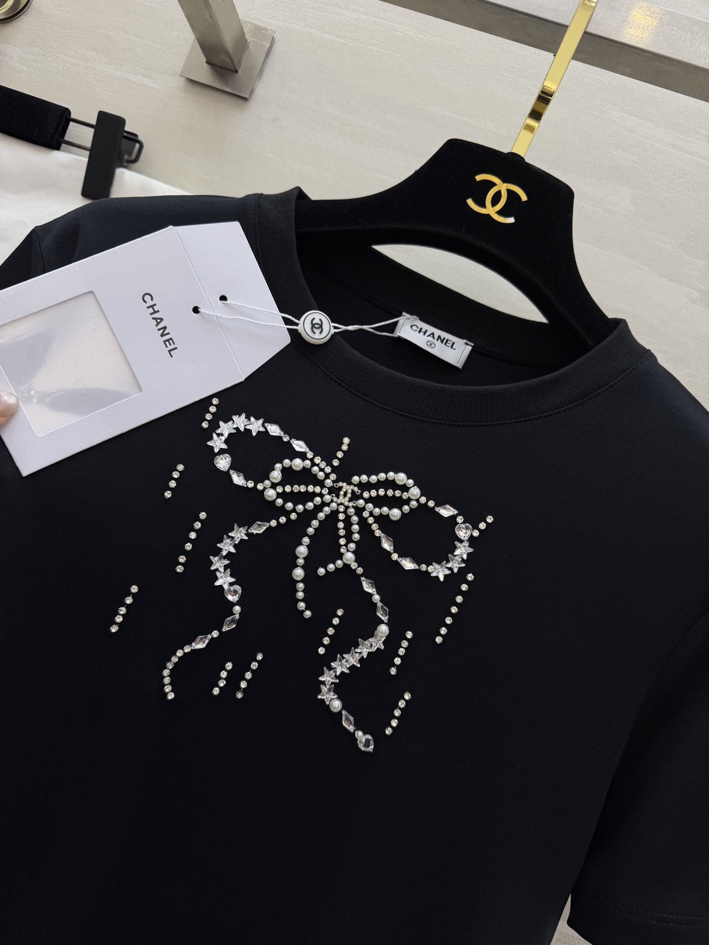 #Chane♡²⁶春夏新款 重工蝴蝶结钉珠短袖T恤 高品质定制 现货首发size：36/38/40（36