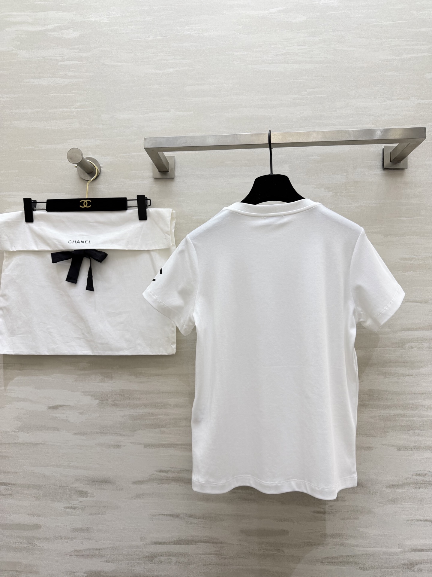 ✨Chane♡²⁶春夏新款 字母T恤｜把艺术感穿在身上✨「The sevenseas friends」字