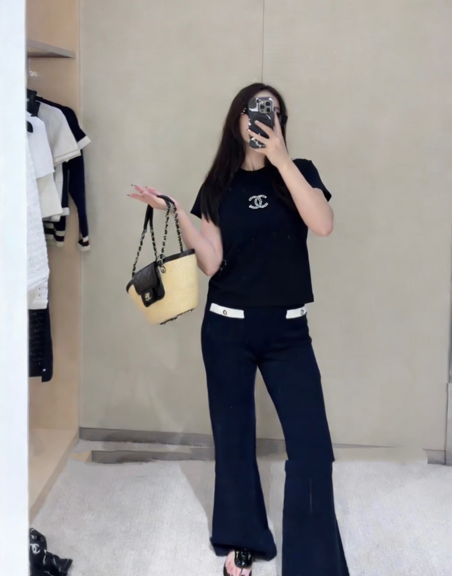 #Chane♡²⁶春夏新款 双C重工钉珠短袖T恤 把优雅穿成日常✨ 施华洛世奇钻双C标 极简版型自带松弛